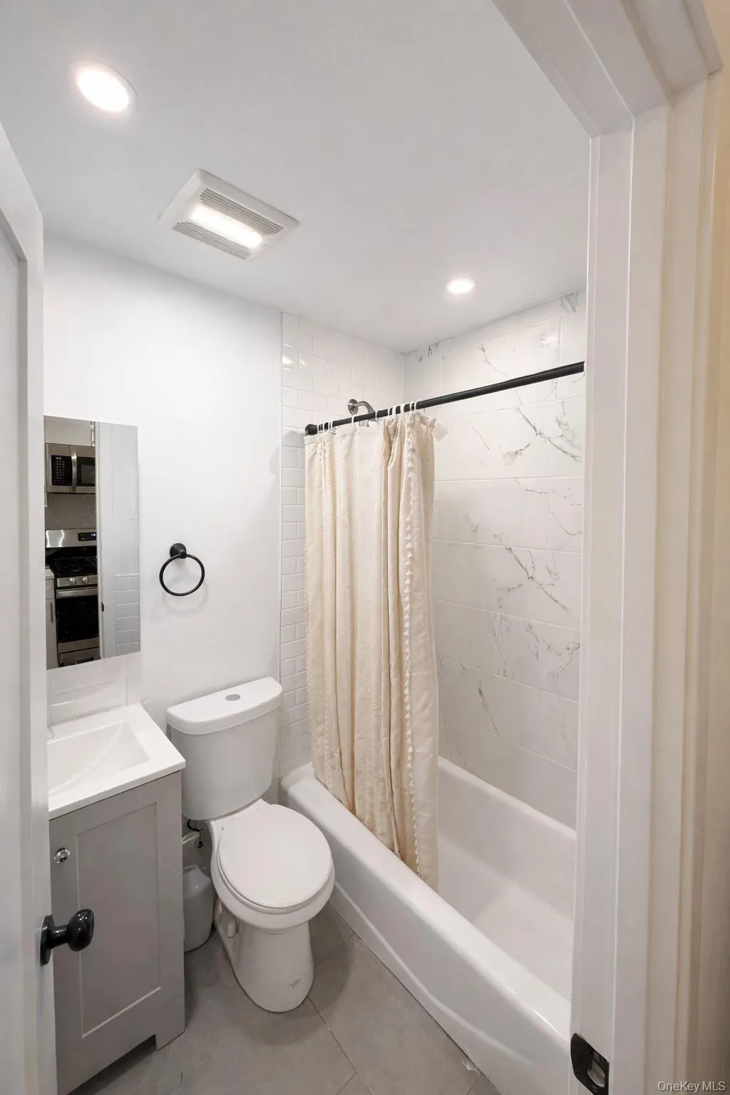 69 Avenue C, New York, NY, 3 Bedrooms Bedrooms, 8 Rooms Rooms,2 BathroomsBathrooms,Residential Lease,For Rent,Avenue C,0,983790 69 Avenue C, New York, NY, 3 Bedrooms Bedrooms, 8 Rooms Rooms,2 BathroomsBathrooms,Residential Lease,For Rent,Avenue C,0,983790