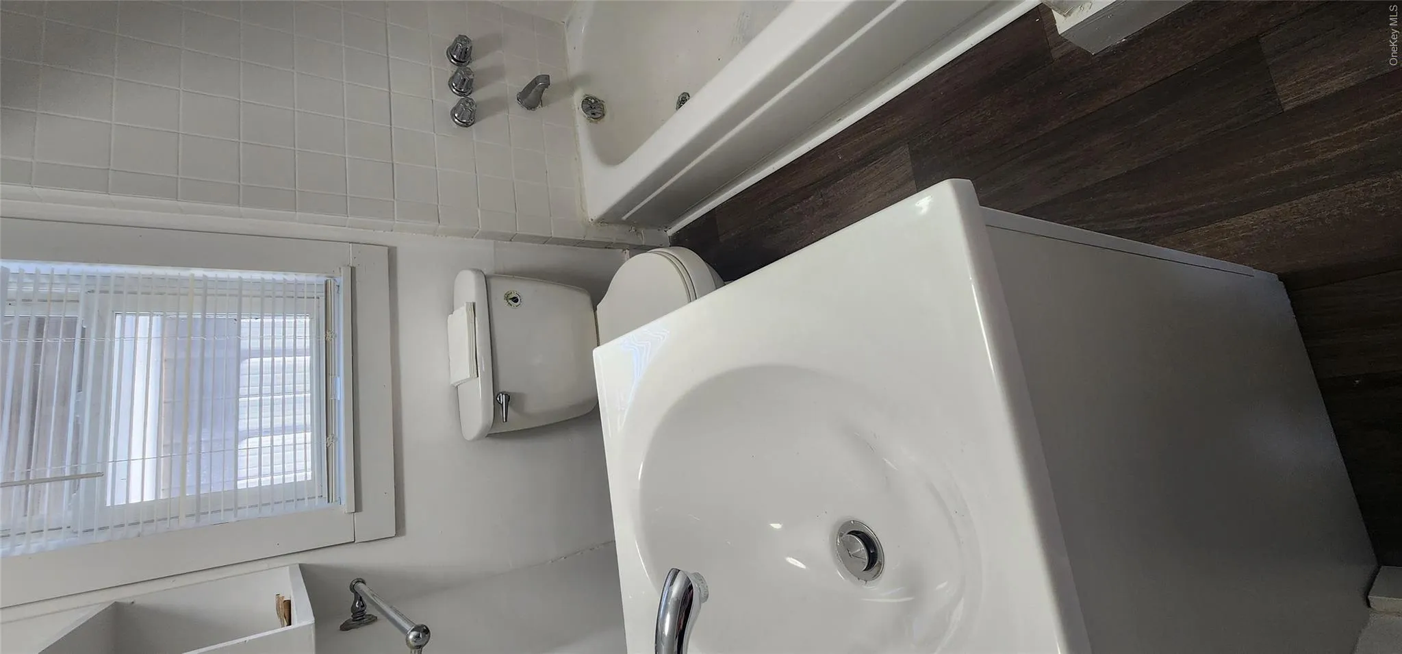 231 West Avenue, Brookhaven, NY, 1 Bedroom Bedrooms, 4 Rooms Rooms,1 BathroomBathrooms,Residential Lease,For Rent,West,0,983804 231 West Avenue, Brookhaven, NY, 1 Bedroom Bedrooms, 4 Rooms Rooms,1 BathroomBathrooms,Residential Lease,For Rent,West,0,983804