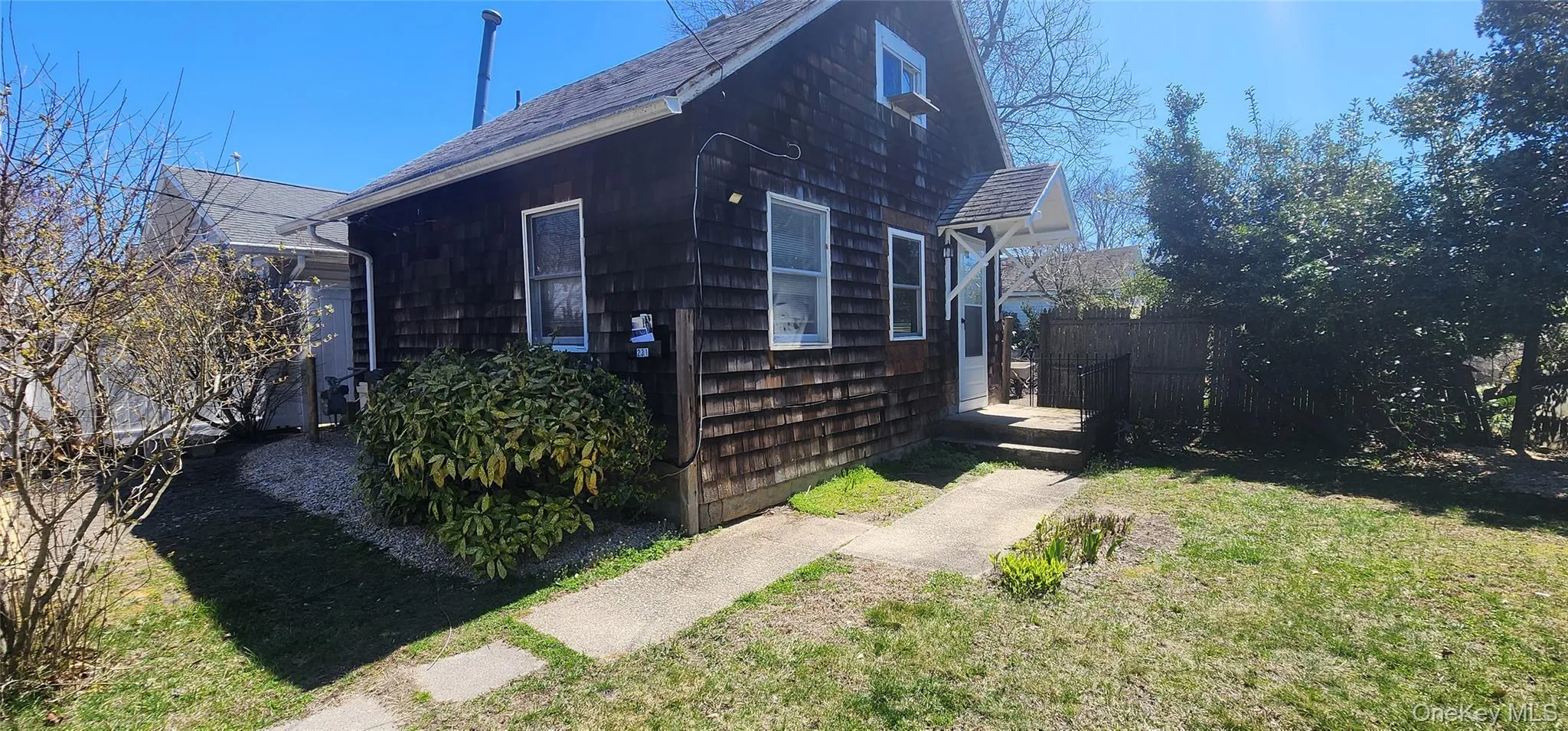 231 West Avenue, Brookhaven, NY, 1 Bedroom Bedrooms, 4 Rooms Rooms,1 BathroomBathrooms,Residential Lease,For Rent,West,0,983804 231 West Avenue, Brookhaven, NY, 1 Bedroom Bedrooms, 4 Rooms Rooms,1 BathroomBathrooms,Residential Lease,For Rent,West,0,983804