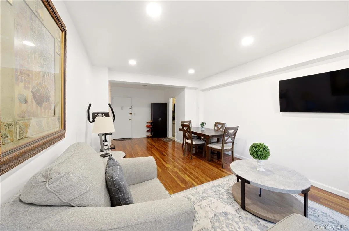 333 Bronx River Road, Yonkers, NY, 1 Bedroom Bedrooms, 4 Rooms Rooms,1 BathroomBathrooms,Residential,For Rent,Bronx River,0,983854 333 Bronx River Road, Yonkers, NY, 1 Bedroom Bedrooms, 4 Rooms Rooms,1 BathroomBathrooms,Residential,For Rent,Bronx River,0,983854