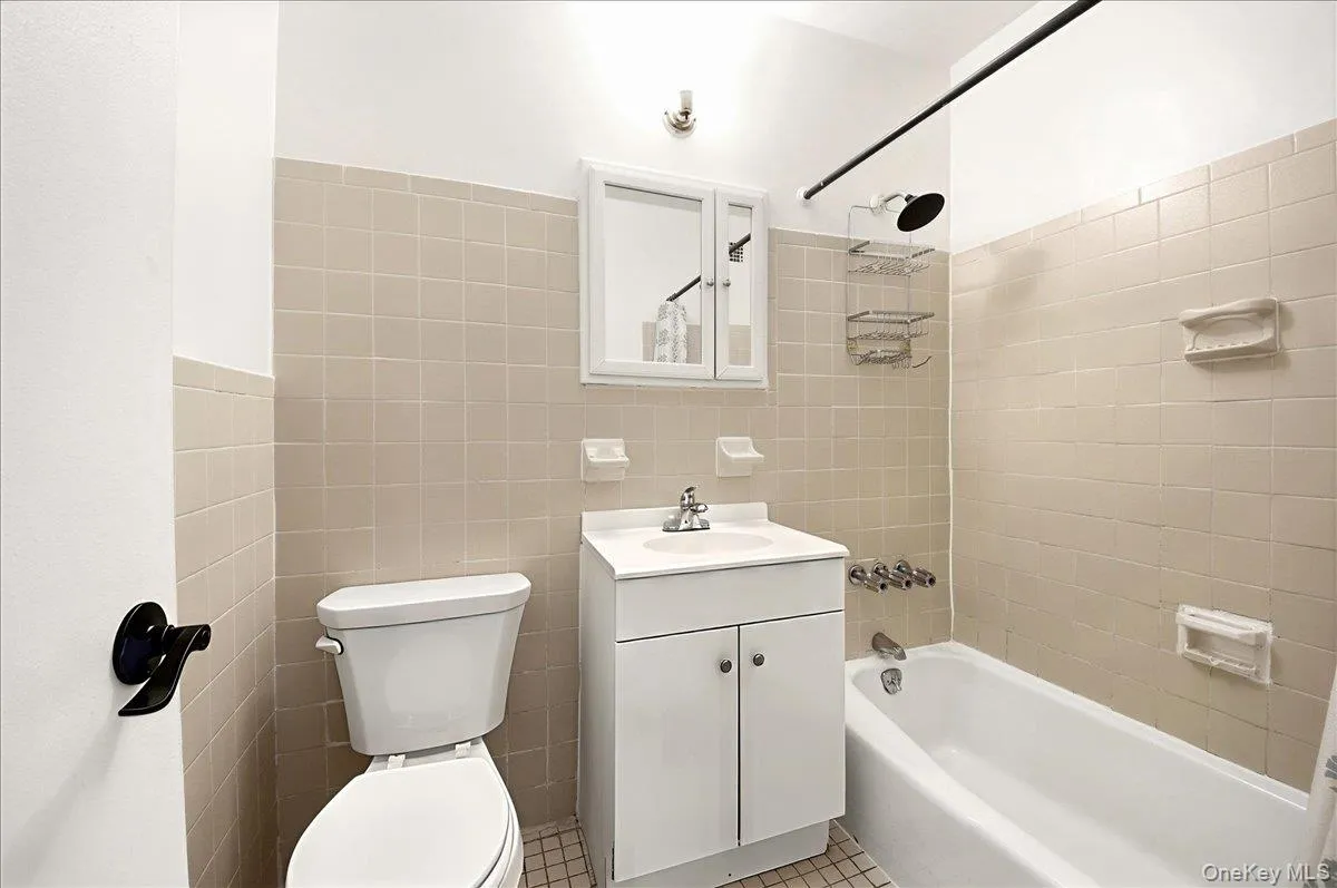 333 Bronx River Road, Yonkers, NY, 1 Bedroom Bedrooms, 4 Rooms Rooms,1 BathroomBathrooms,Residential,For Rent,Bronx River,0,983854 333 Bronx River Road, Yonkers, NY, 1 Bedroom Bedrooms, 4 Rooms Rooms,1 BathroomBathrooms,Residential,For Rent,Bronx River,0,983854