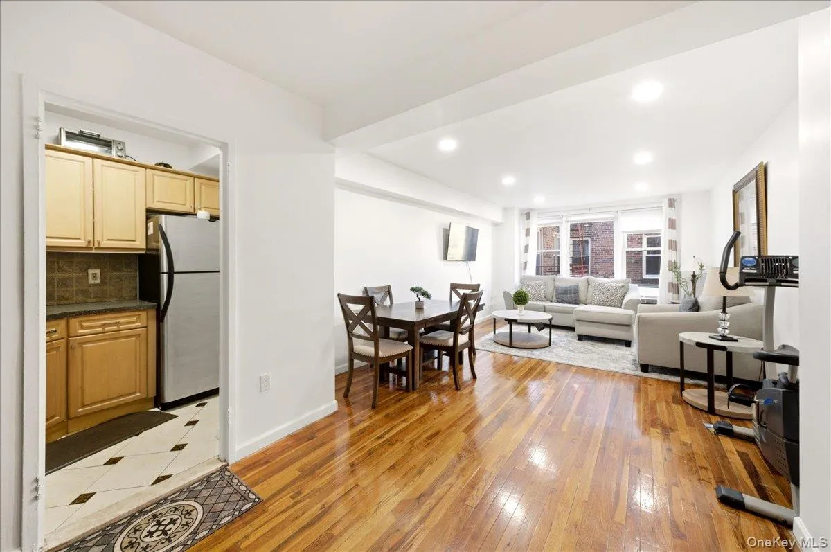 333 Bronx River Road, Yonkers, NY, 1 Bedroom Bedrooms, 4 Rooms Rooms,1 BathroomBathrooms,Residential,For Rent,Bronx River,0,983854 333 Bronx River Road, Yonkers, NY, 1 Bedroom Bedrooms, 4 Rooms Rooms,1 BathroomBathrooms,Residential,For Rent,Bronx River,0,983854