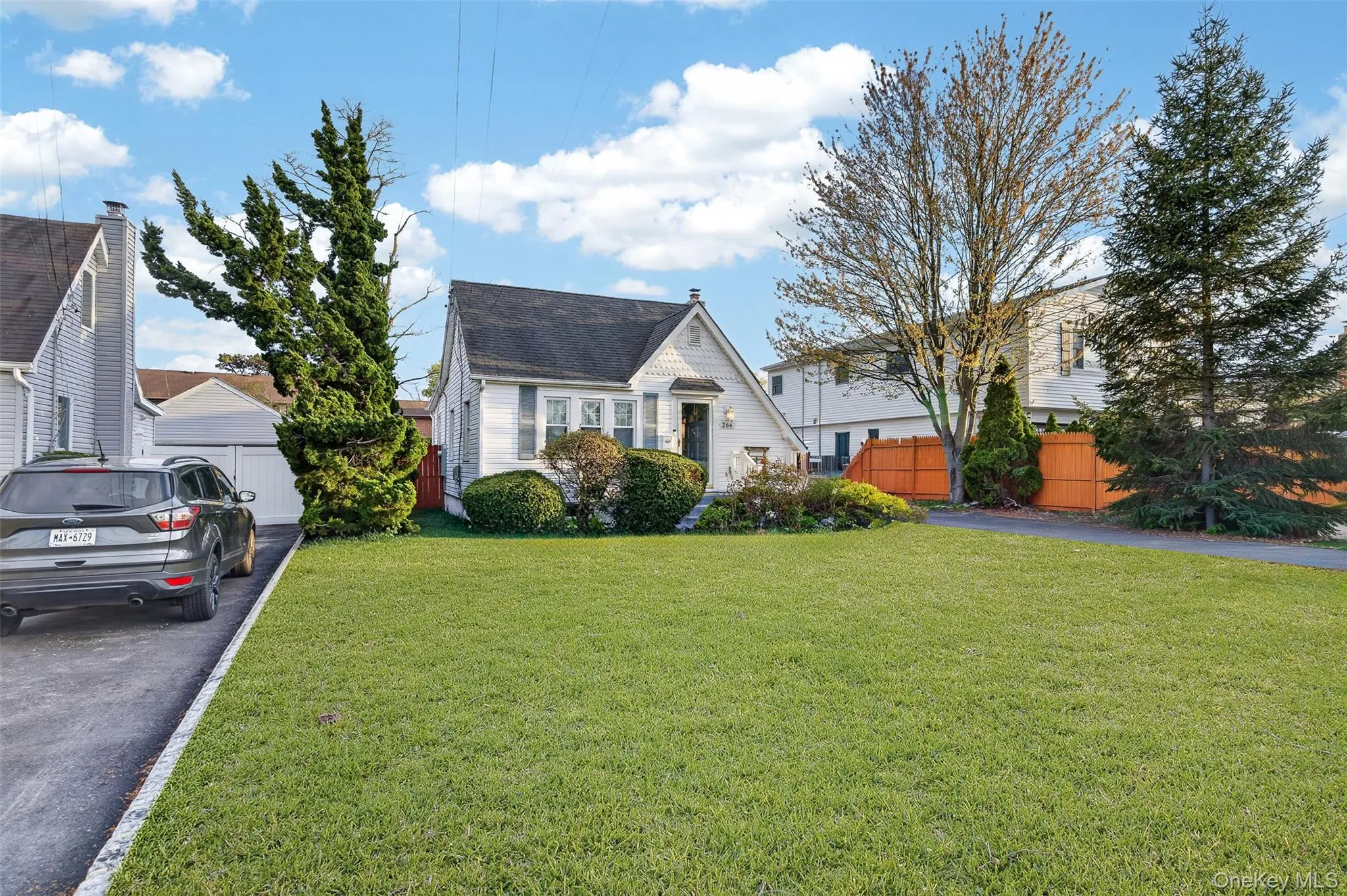 266 Neptune Avenue, West Babylon, NY, 2 Bedrooms Bedrooms, 6 Rooms Rooms,1 BathroomBathrooms,Residential Sale,For Rent,Neptune,0,983860 266 Neptune Avenue, West Babylon, NY, 2 Bedrooms Bedrooms, 6 Rooms Rooms,1 BathroomBathrooms,Residential Sale,For Rent,Neptune,0,983860