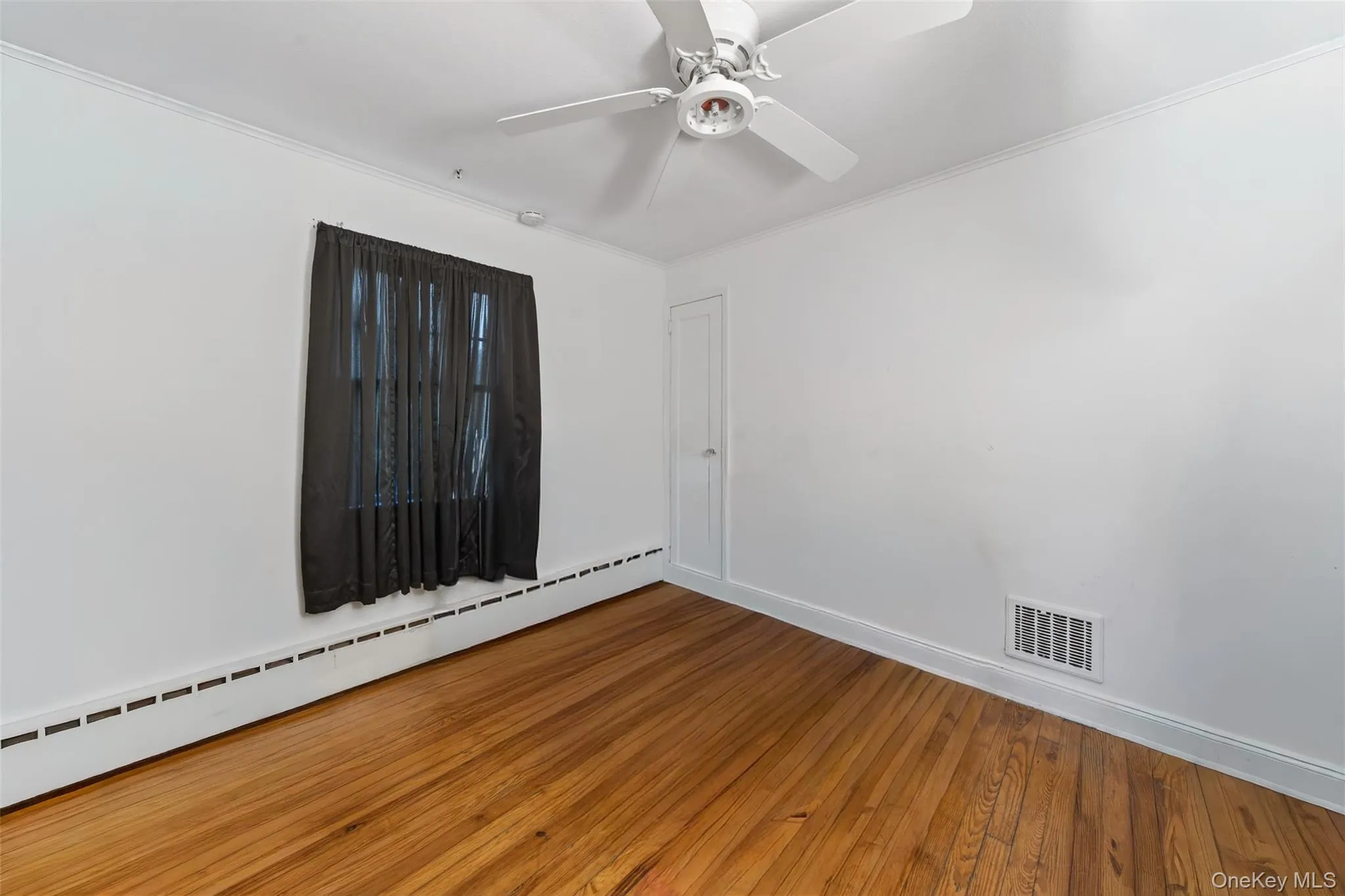 266 Neptune Avenue, West Babylon, NY, 2 Bedrooms Bedrooms, 6 Rooms Rooms,1 BathroomBathrooms,Residential Sale,For Rent,Neptune,0,983860 266 Neptune Avenue, West Babylon, NY, 2 Bedrooms Bedrooms, 6 Rooms Rooms,1 BathroomBathrooms,Residential Sale,For Rent,Neptune,0,983860