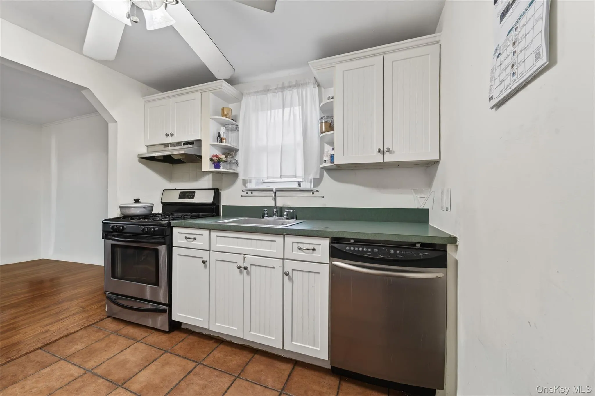 266 Neptune Avenue, West Babylon, NY, 2 Bedrooms Bedrooms, 6 Rooms Rooms,1 BathroomBathrooms,Residential Sale,For Rent,Neptune,0,983860 266 Neptune Avenue, West Babylon, NY, 2 Bedrooms Bedrooms, 6 Rooms Rooms,1 BathroomBathrooms,Residential Sale,For Rent,Neptune,0,983860