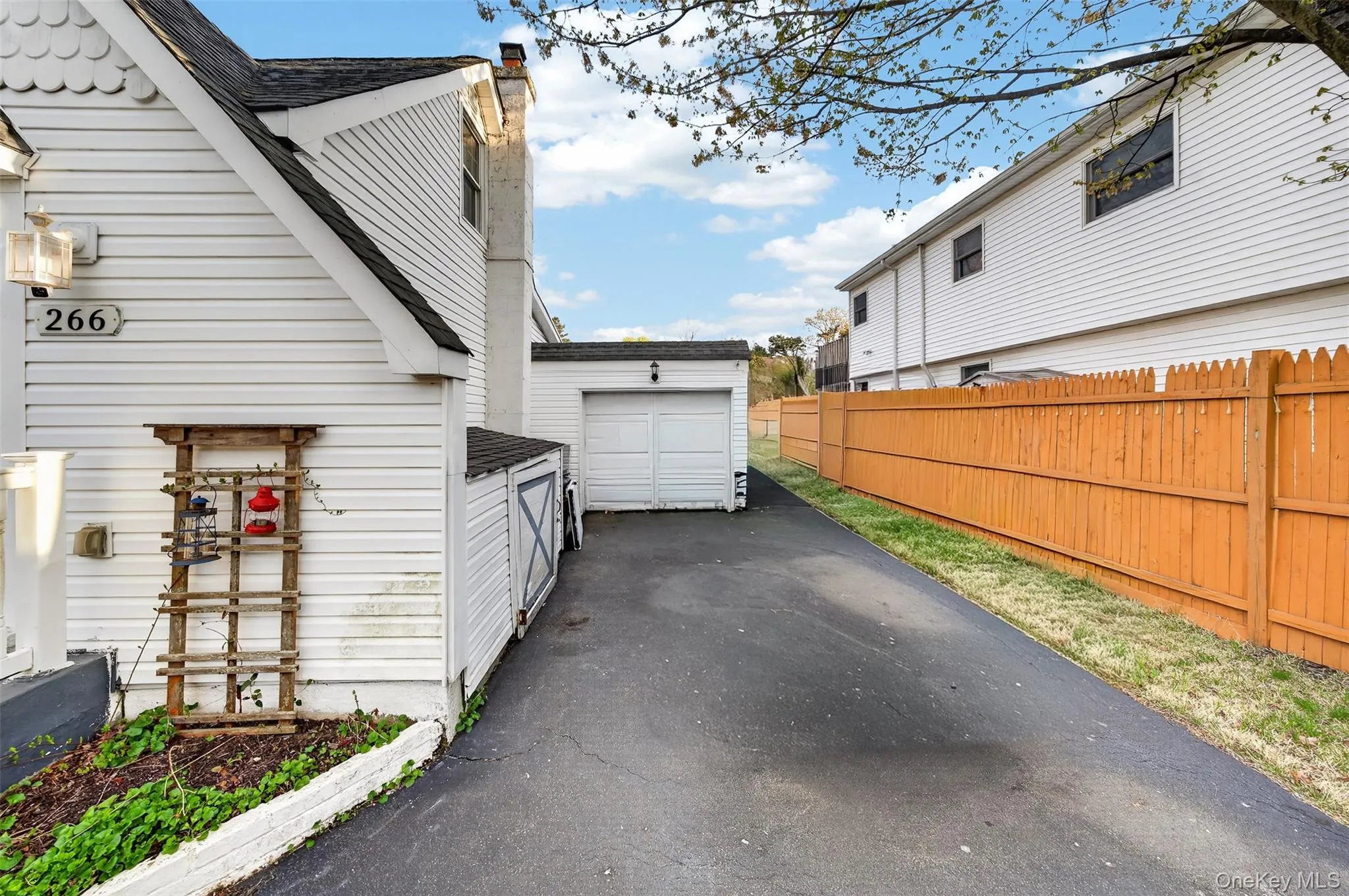 266 Neptune Avenue, West Babylon, NY, 2 Bedrooms Bedrooms, 6 Rooms Rooms,1 BathroomBathrooms,Residential Sale,For Rent,Neptune,0,983860 266 Neptune Avenue, West Babylon, NY, 2 Bedrooms Bedrooms, 6 Rooms Rooms,1 BathroomBathrooms,Residential Sale,For Rent,Neptune,0,983860