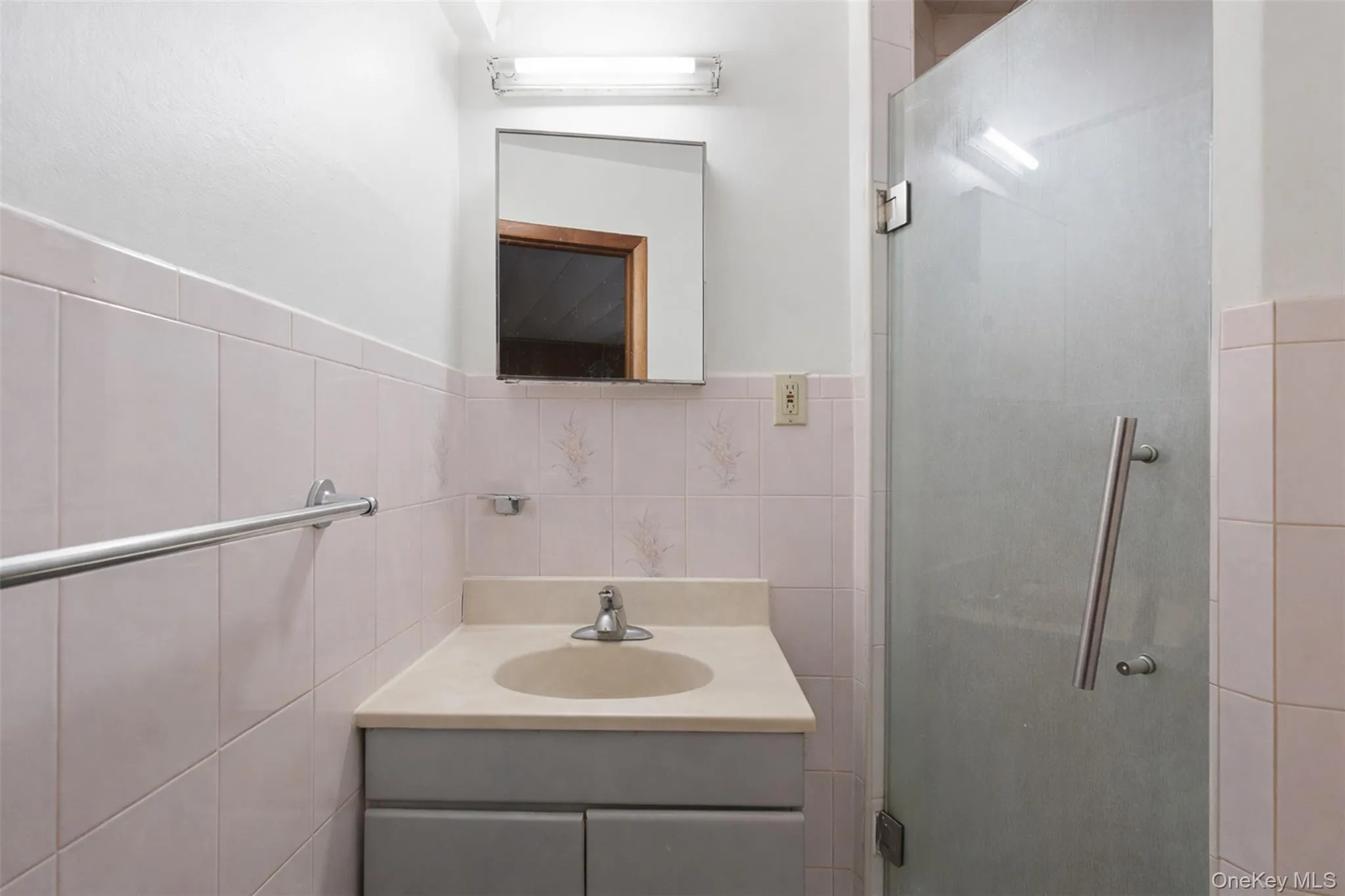 4 Faist Drive, Ramapo, NY, 5 Bedrooms Bedrooms, 8 Rooms Rooms,3 BathroomsBathrooms,Residential,For Rent,Faist,0,983864 4 Faist Drive, Ramapo, NY, 5 Bedrooms Bedrooms, 8 Rooms Rooms,3 BathroomsBathrooms,Residential,For Rent,Faist,0,983864