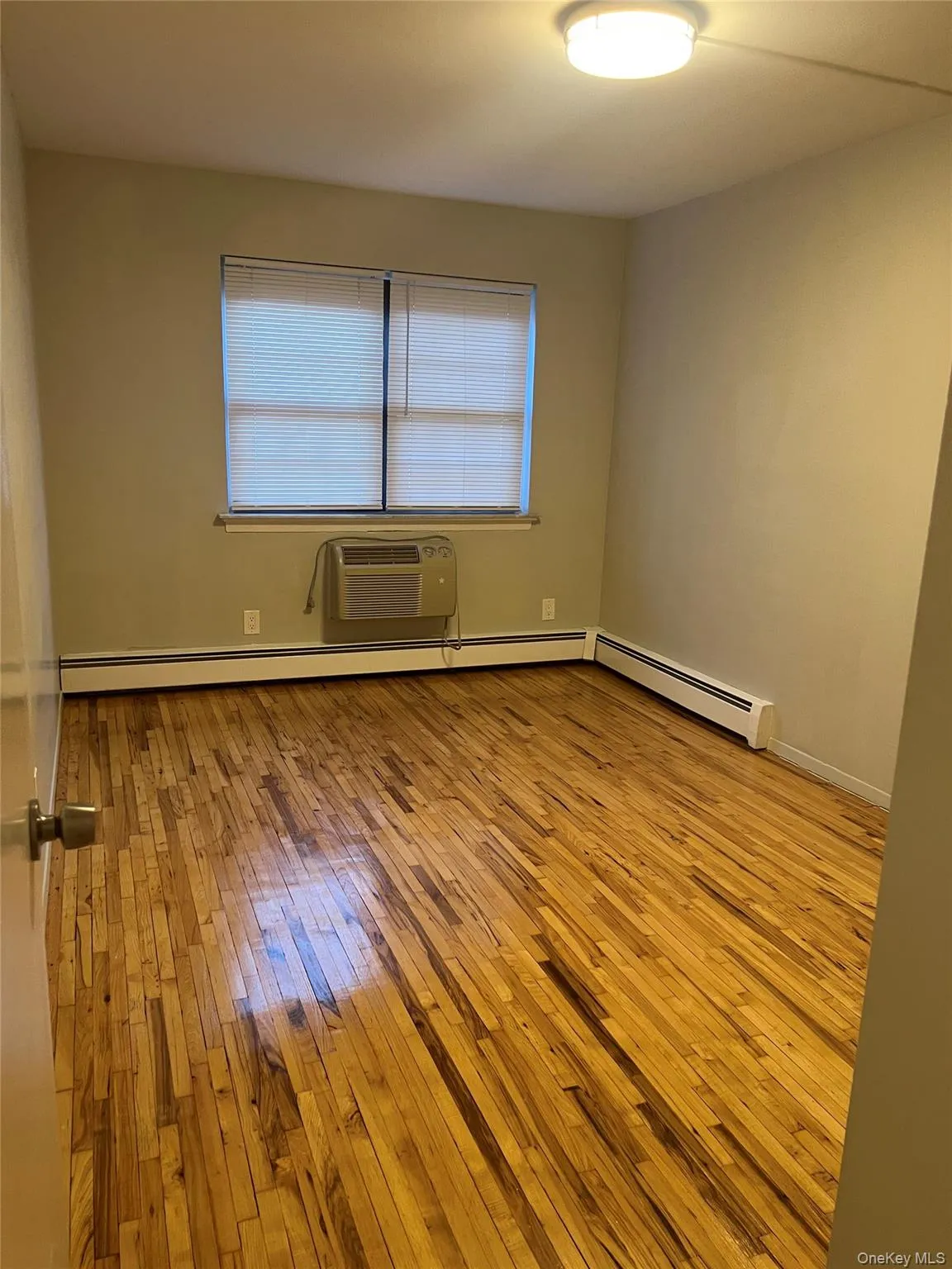 6106 233rd Street, New York, NY, 3 Bedrooms Bedrooms, 4 Rooms Rooms,2 BathroomsBathrooms,Residential Lease,For Rent,233rd,0,983870 6106 233rd Street, New York, NY, 3 Bedrooms Bedrooms, 4 Rooms Rooms,2 BathroomsBathrooms,Residential Lease,For Rent,233rd,0,983870