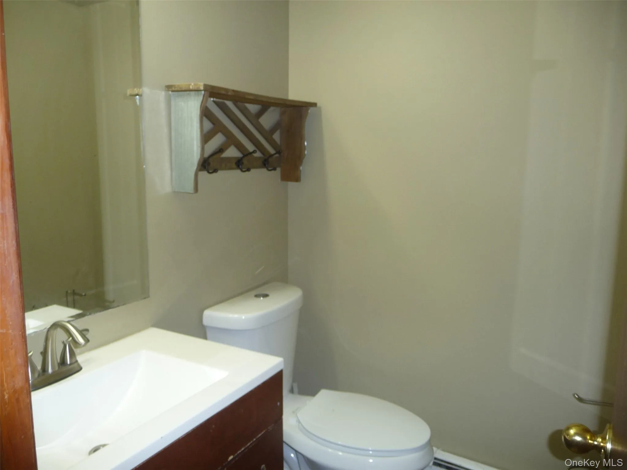 39 Cedar Court, Middletown, NY, 3 Bedrooms Bedrooms, 7 Rooms Rooms,1 BathroomBathrooms,Residential Lease,For Rent,Cedar,0,983871 39 Cedar Court, Middletown, NY, 3 Bedrooms Bedrooms, 7 Rooms Rooms,1 BathroomBathrooms,Residential Lease,For Rent,Cedar,0,983871