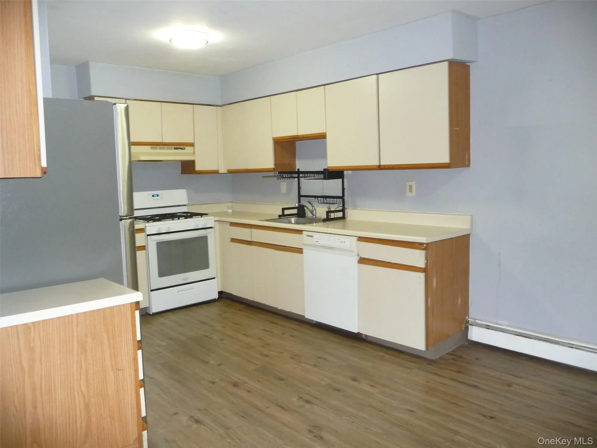 39 Cedar Court, Middletown, NY, 3 Bedrooms Bedrooms, 7 Rooms Rooms,1 BathroomBathrooms,Residential Lease,For Rent,Cedar,0,983871 39 Cedar Court, Middletown, NY, 3 Bedrooms Bedrooms, 7 Rooms Rooms,1 BathroomBathrooms,Residential Lease,For Rent,Cedar,0,983871