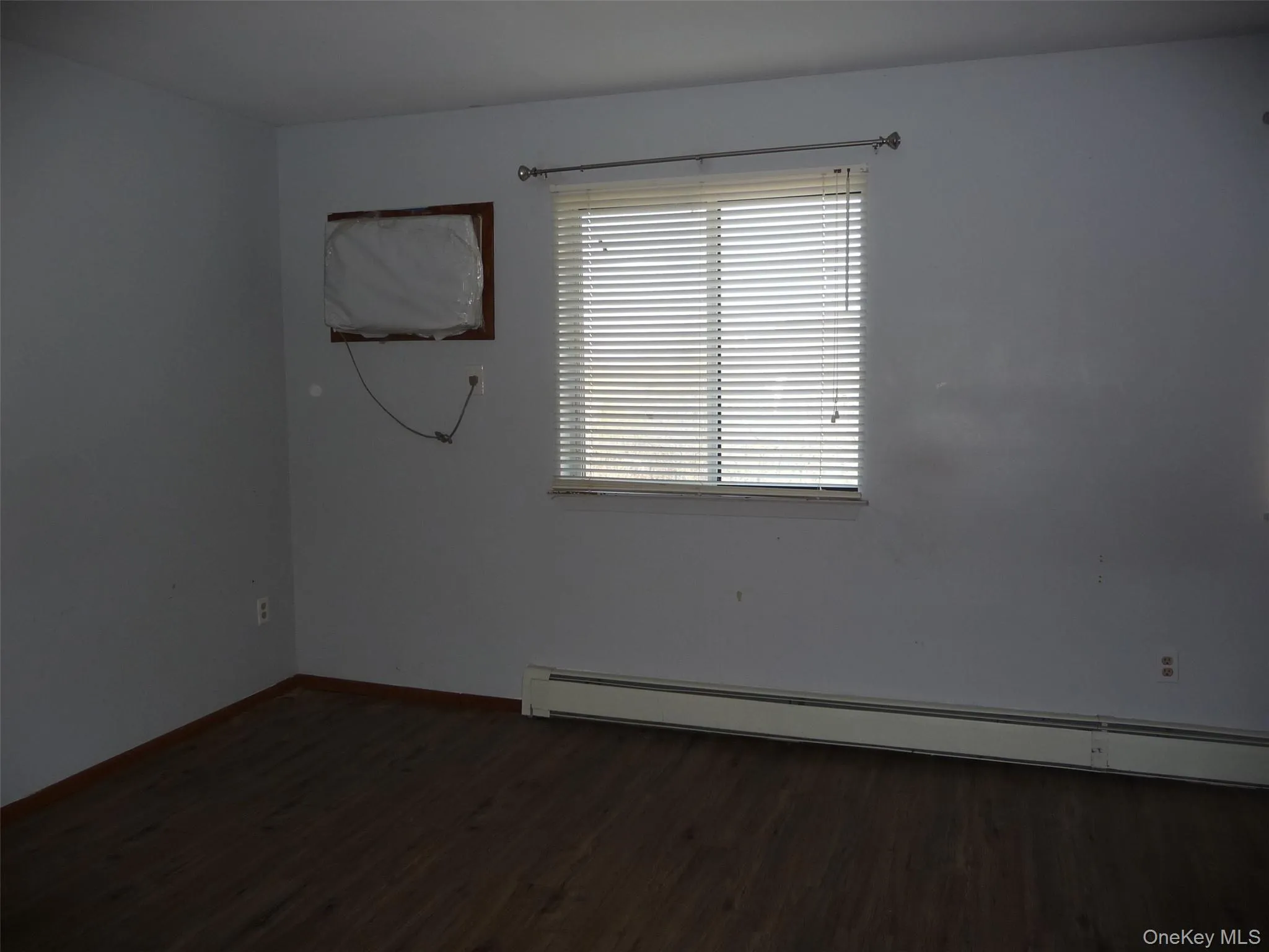 39 Cedar Court, Middletown, NY, 3 Bedrooms Bedrooms, 7 Rooms Rooms,1 BathroomBathrooms,Residential Lease,For Rent,Cedar,0,983871 39 Cedar Court, Middletown, NY, 3 Bedrooms Bedrooms, 7 Rooms Rooms,1 BathroomBathrooms,Residential Lease,For Rent,Cedar,0,983871