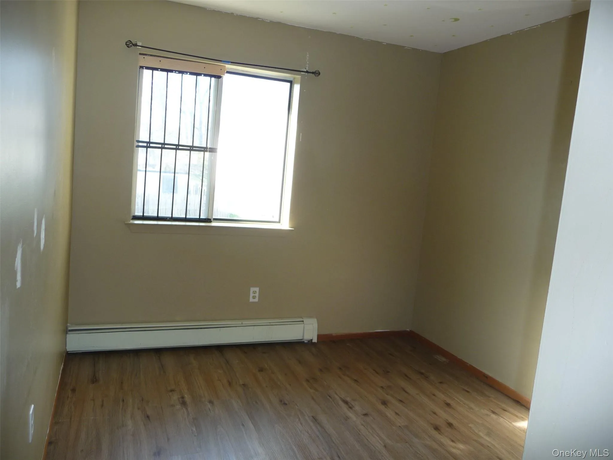 39 Cedar Court, Middletown, NY, 3 Bedrooms Bedrooms, 7 Rooms Rooms,1 BathroomBathrooms,Residential Lease,For Rent,Cedar,0,983871 39 Cedar Court, Middletown, NY, 3 Bedrooms Bedrooms, 7 Rooms Rooms,1 BathroomBathrooms,Residential Lease,For Rent,Cedar,0,983871