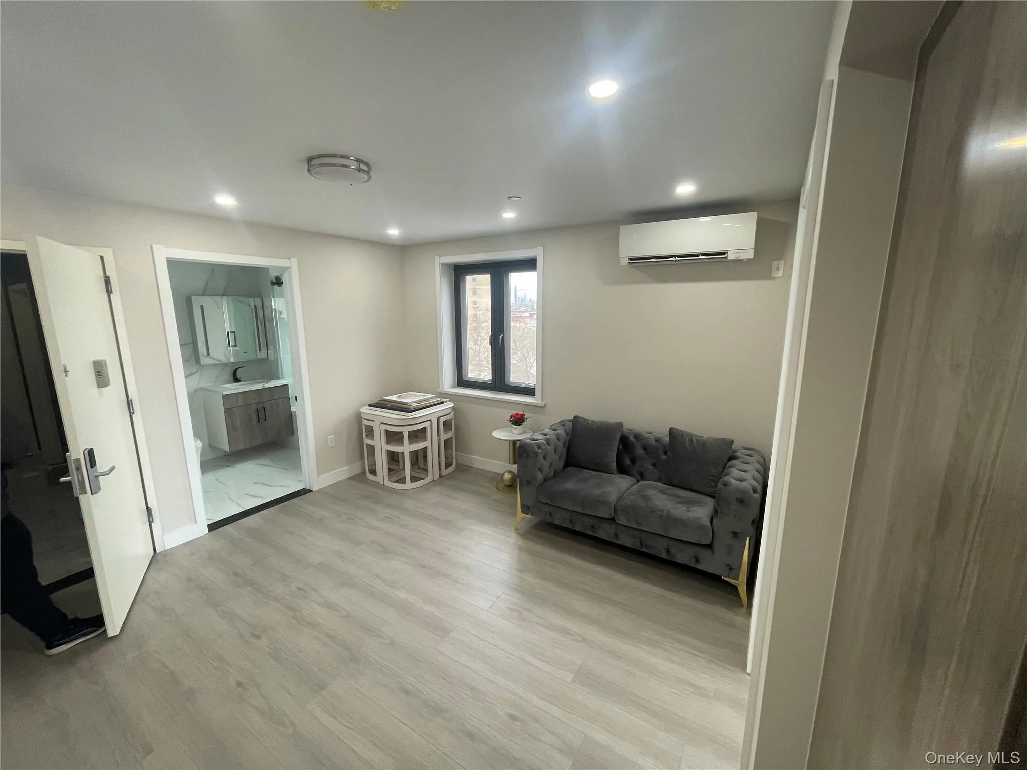1546 Broadway, New York, NY, 1 Bedroom Bedrooms, 4 Rooms Rooms,1 BathroomBathrooms,Residential,For Rent,Broadway,0,983876 1546 Broadway, New York, NY, 1 Bedroom Bedrooms, 4 Rooms Rooms,1 BathroomBathrooms,Residential,For Rent,Broadway,0,983876