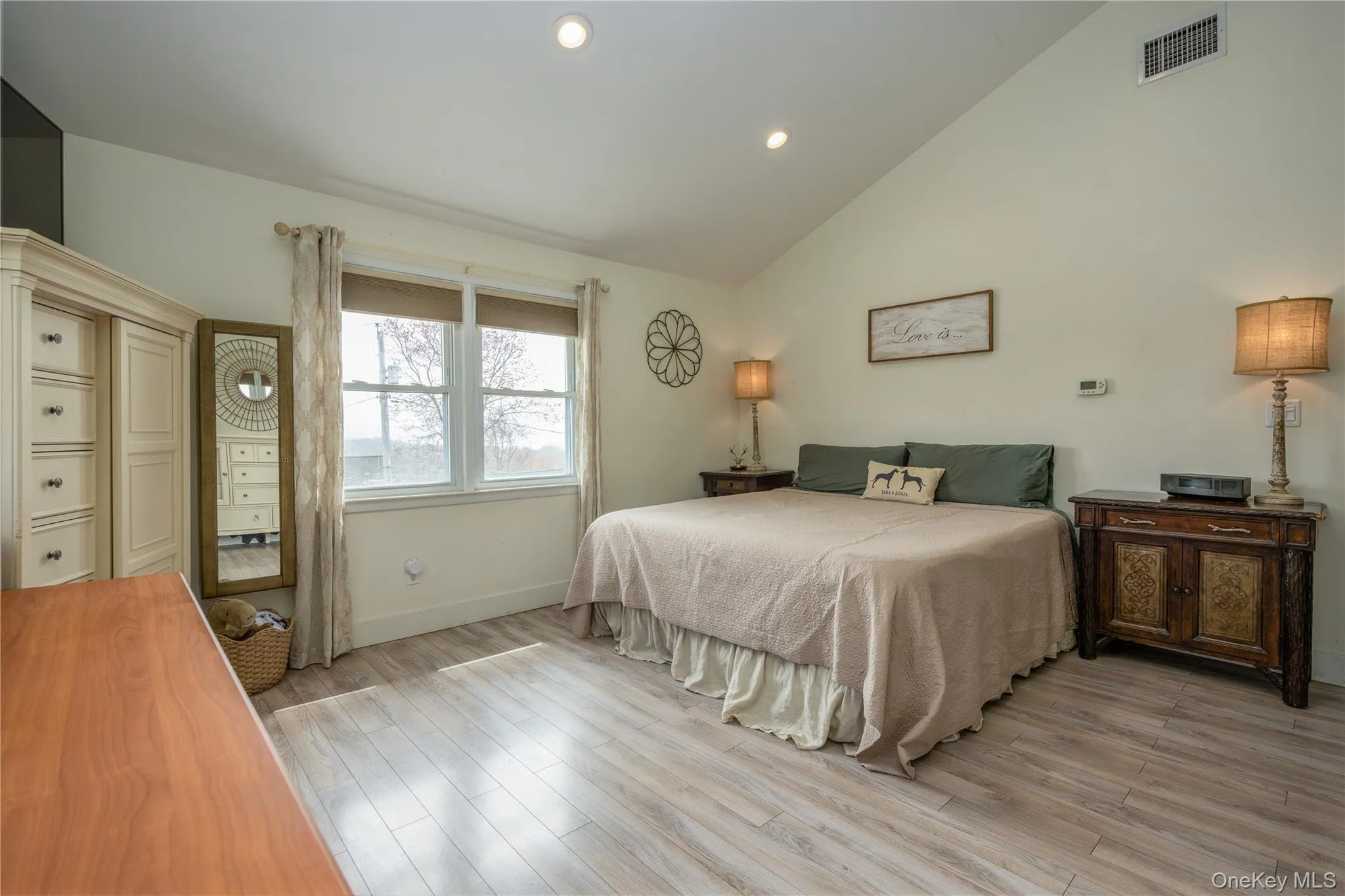 2 Emily Lane, Stony Point, NY, 5 Bedrooms Bedrooms, 12 Rooms Rooms,6 BathroomsBathrooms,Residential,For Rent,Emily,0,983893 2 Emily Lane, Stony Point, NY, 5 Bedrooms Bedrooms, 12 Rooms Rooms,6 BathroomsBathrooms,Residential,For Rent,Emily,0,983893