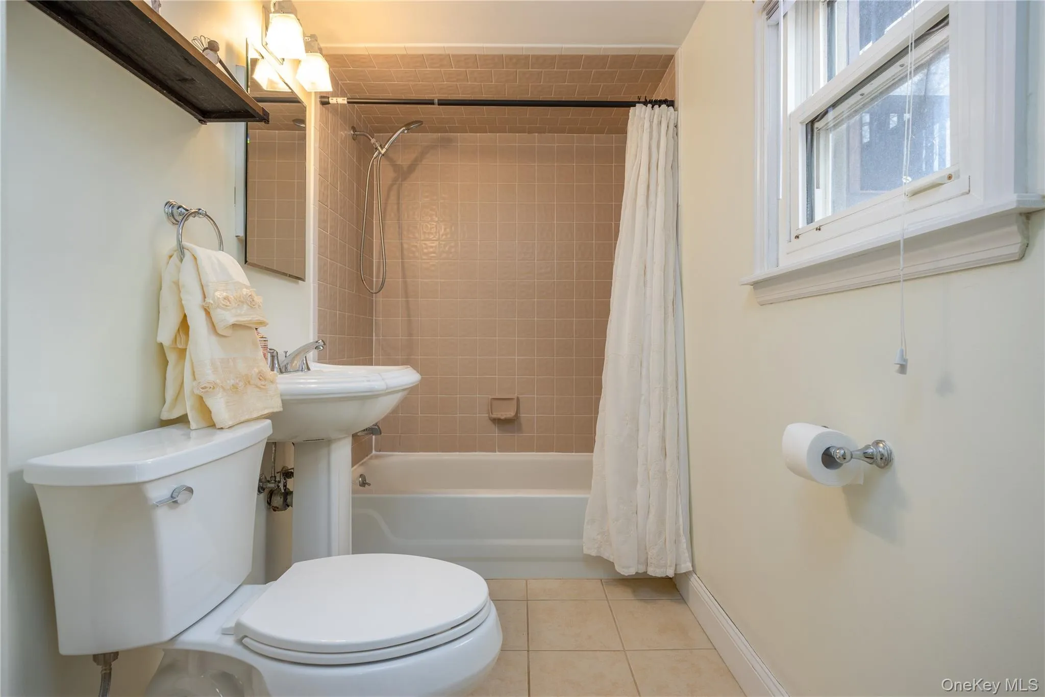 2 Emily Lane, Stony Point, NY, 5 Bedrooms Bedrooms, 12 Rooms Rooms,6 BathroomsBathrooms,Residential,For Rent,Emily,0,983893 2 Emily Lane, Stony Point, NY, 5 Bedrooms Bedrooms, 12 Rooms Rooms,6 BathroomsBathrooms,Residential,For Rent,Emily,0,983893