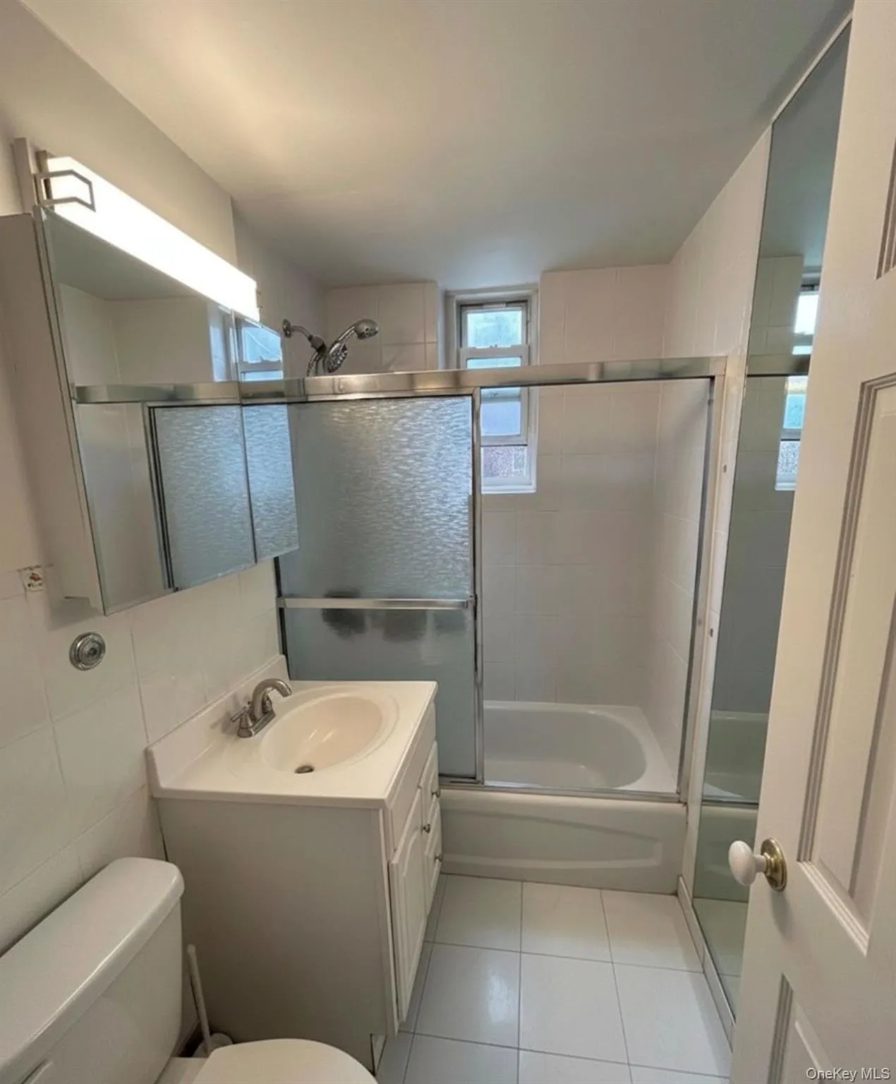 230 Pelham Road, New Rochelle, NY, 1 Bedroom Bedrooms, 3 Rooms Rooms,1 BathroomBathrooms,Residential,For Rent,Pelham,0,983894 230 Pelham Road, New Rochelle, NY, 1 Bedroom Bedrooms, 3 Rooms Rooms,1 BathroomBathrooms,Residential,For Rent,Pelham,0,983894