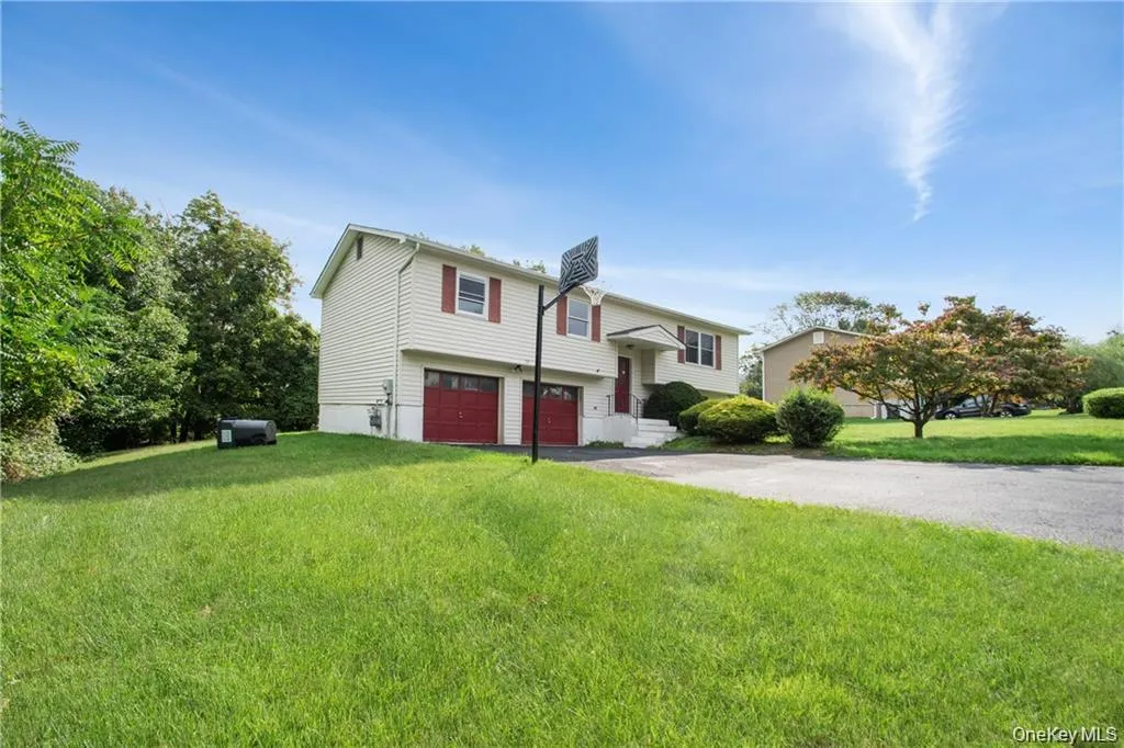 29 Robert Drive, Warwick (town), NY, 3 Bedrooms Bedrooms, 7 Rooms Rooms,2 BathroomsBathrooms,Residential Lease,For Rent,Robert,0,983897 29 Robert Drive, Warwick (town), NY, 3 Bedrooms Bedrooms, 7 Rooms Rooms,2 BathroomsBathrooms,Residential Lease,For Rent,Robert,0,983897