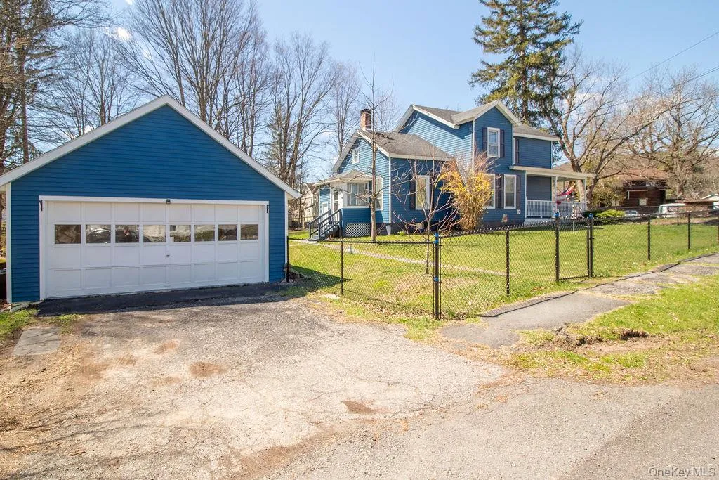 48 Market Street, Wawarsing, NY, 3 Bedrooms Bedrooms, 6 Rooms Rooms,2 BathroomsBathrooms,Residential,For Rent,Market,0,983908 48 Market Street, Wawarsing, NY, 3 Bedrooms Bedrooms, 6 Rooms Rooms,2 BathroomsBathrooms,Residential,For Rent,Market,0,983908