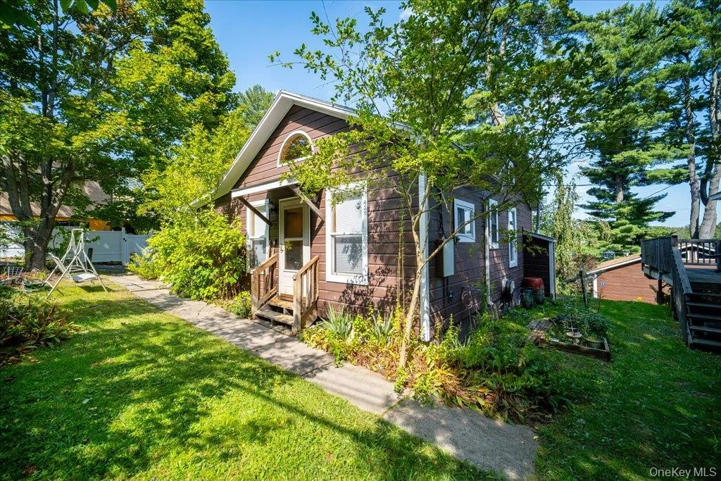 1192 State Route 52, Fallsburg, NY, 2 Bedrooms Bedrooms, 5 Rooms Rooms,2 BathroomsBathrooms,Residential,For Rent,State Route 52,0,983936 1192 State Route 52, Fallsburg, NY, 2 Bedrooms Bedrooms, 5 Rooms Rooms,2 BathroomsBathrooms,Residential,For Rent,State Route 52,0,983936
