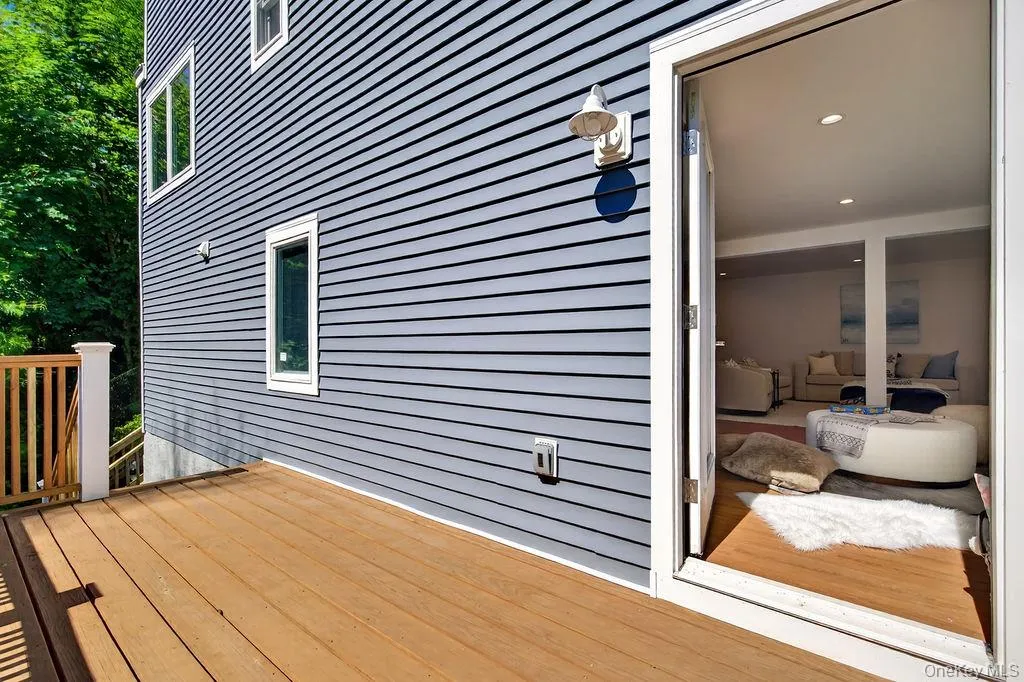 Brand new deck. Access from lower level. Brand new deck. Access from lower level.