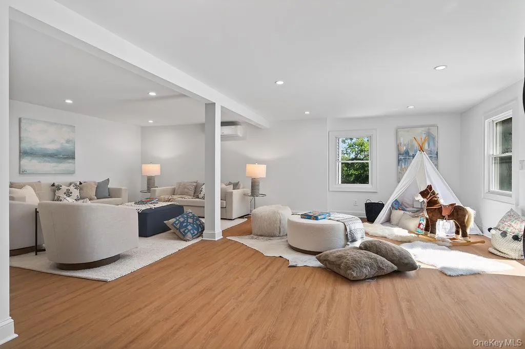 22 Oxford Road, Greenburgh, NY, 4 Bedrooms Bedrooms, 6 Rooms Rooms,3 BathroomsBathrooms,Residential,For Rent,Oxford,0,983951 22 Oxford Road, Greenburgh, NY, 4 Bedrooms Bedrooms, 6 Rooms Rooms,3 BathroomsBathrooms,Residential,For Rent,Oxford,0,983951