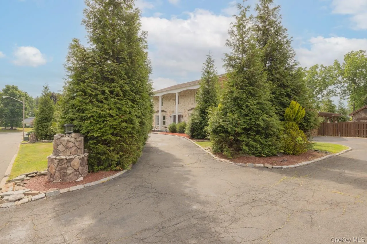 3 Tor Terrace, Clarkstown, NY, 5 Bedrooms Bedrooms, 17 Rooms Rooms,3 BathroomsBathrooms,Residential,For Rent,Tor,0,KEY983992 3 Tor Terrace, Clarkstown, NY, 5 Bedrooms Bedrooms, 17 Rooms Rooms,3 BathroomsBathrooms,Residential,For Rent,Tor,0,KEY983992