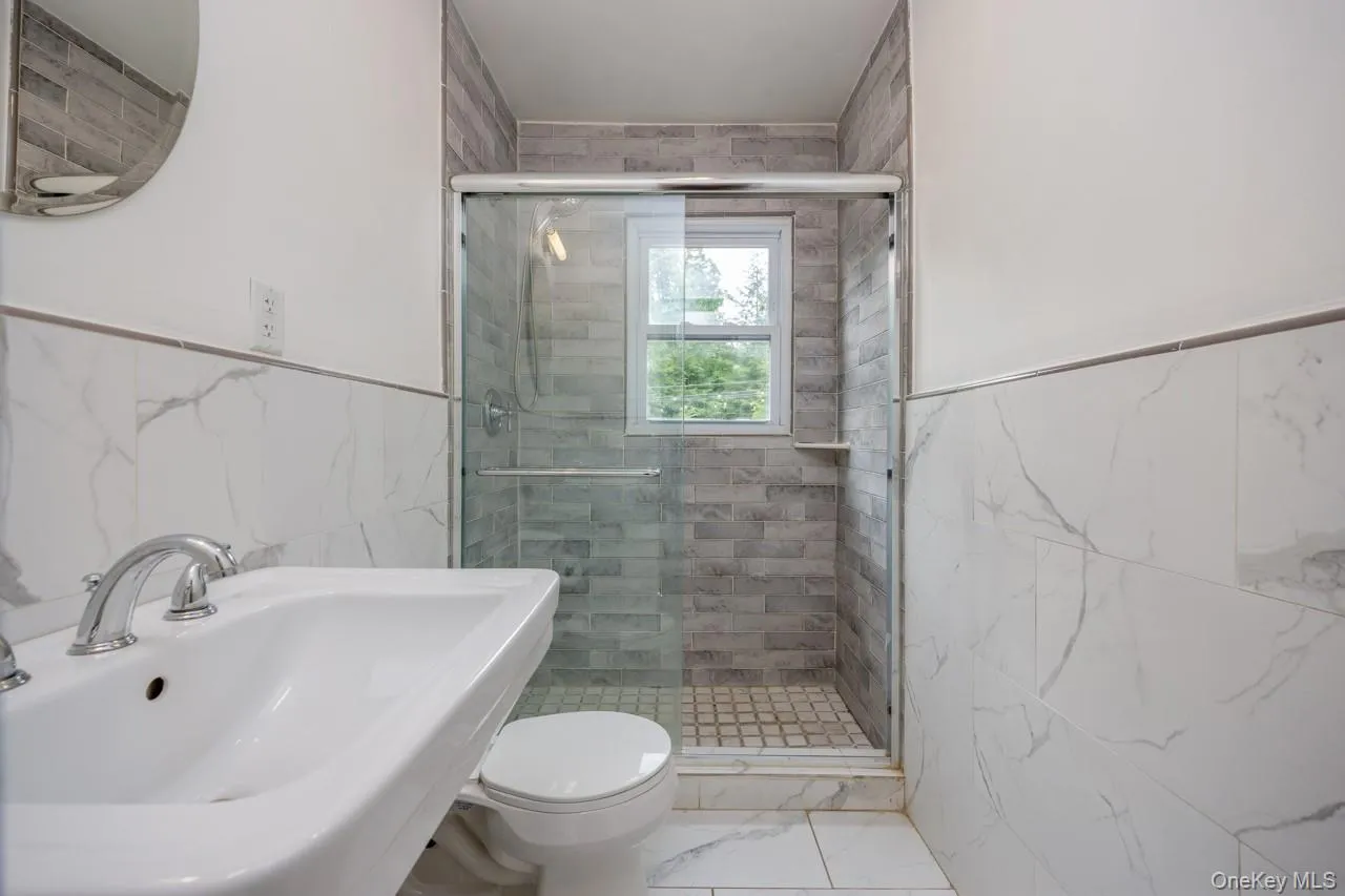 Lower level full bath Lower level full bath