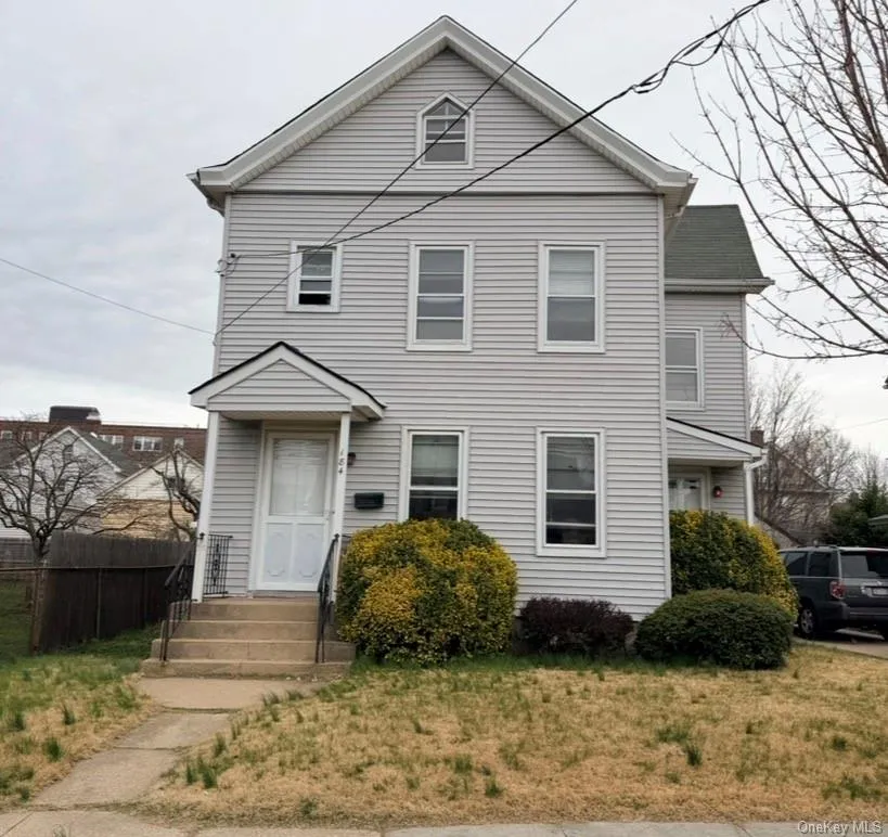 184 Cleveland Avenue, North Hempstead, NY, 3 Bedrooms Bedrooms, 8 Rooms Rooms,1 BathroomBathrooms,Residential Lease,For Rent,Cleveland,0,983995 184 Cleveland Avenue, North Hempstead, NY, 3 Bedrooms Bedrooms, 8 Rooms Rooms,1 BathroomBathrooms,Residential Lease,For Rent,Cleveland,0,983995