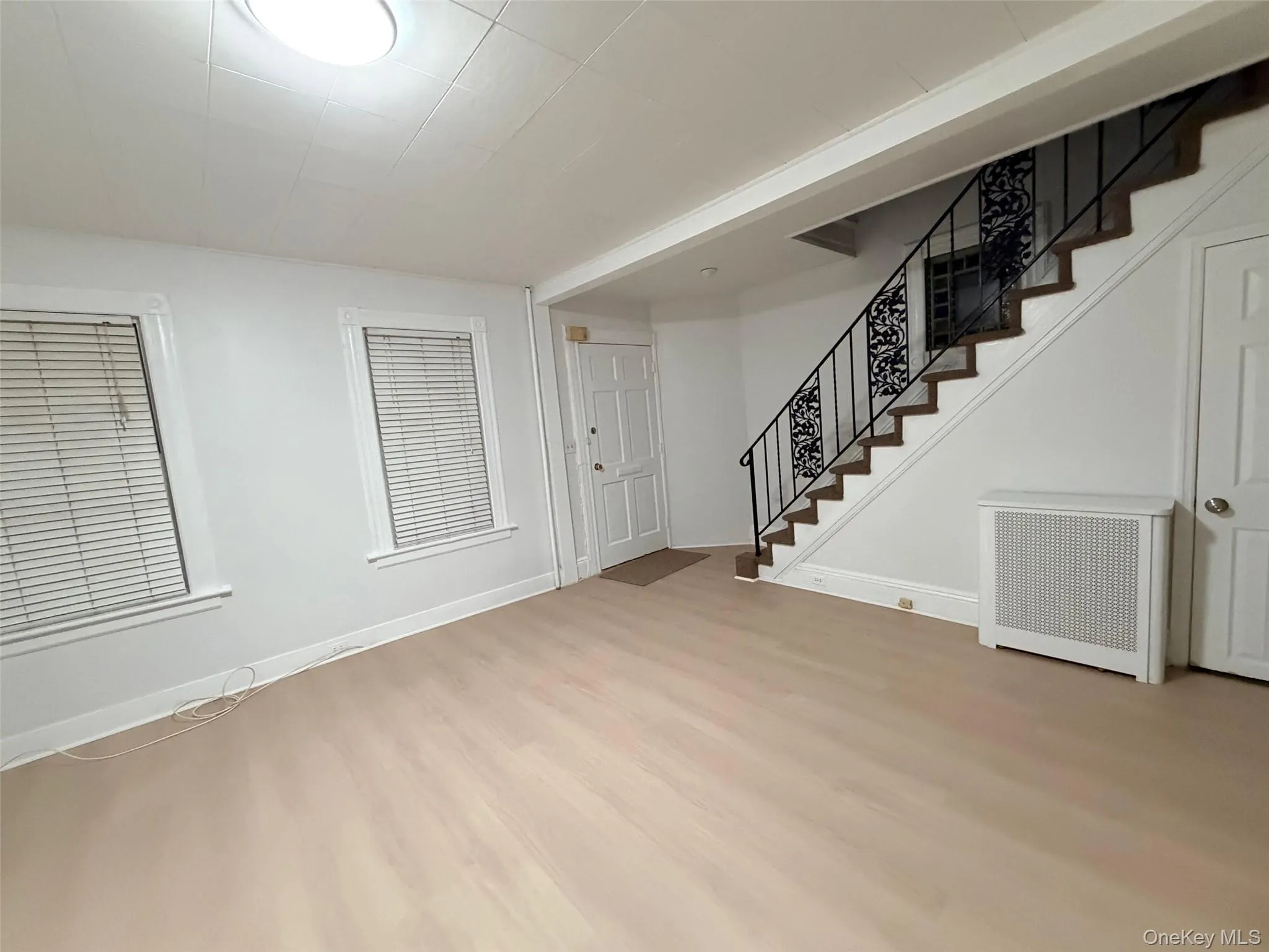 184 Cleveland Avenue, North Hempstead, NY, 3 Bedrooms Bedrooms, 8 Rooms Rooms,1 BathroomBathrooms,Residential Lease,For Rent,Cleveland,0,983995 184 Cleveland Avenue, North Hempstead, NY, 3 Bedrooms Bedrooms, 8 Rooms Rooms,1 BathroomBathrooms,Residential Lease,For Rent,Cleveland,0,983995