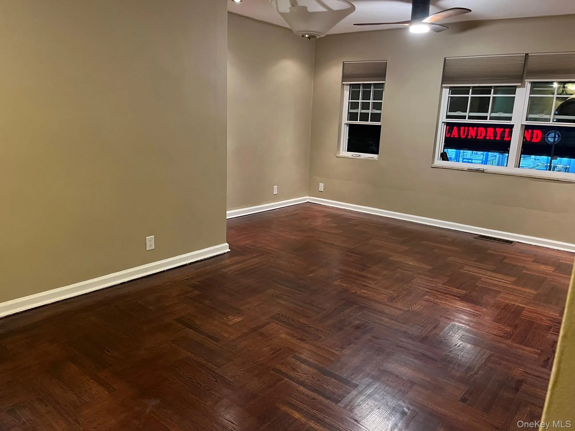 1270 White Plains Road, New York, NY, 1 Bedroom Bedrooms, 4 Rooms Rooms,1 BathroomBathrooms,Residential Lease,For Rent,White Plains Road,0,983998 1270 White Plains Road, New York, NY, 1 Bedroom Bedrooms, 4 Rooms Rooms,1 BathroomBathrooms,Residential Lease,For Rent,White Plains Road,0,983998