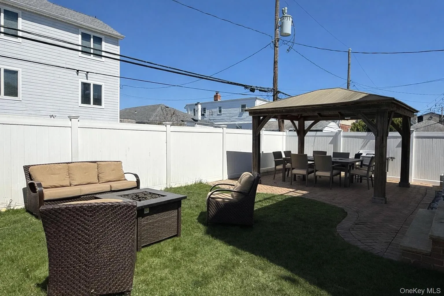 Yard with barbecue Yard with barbecue