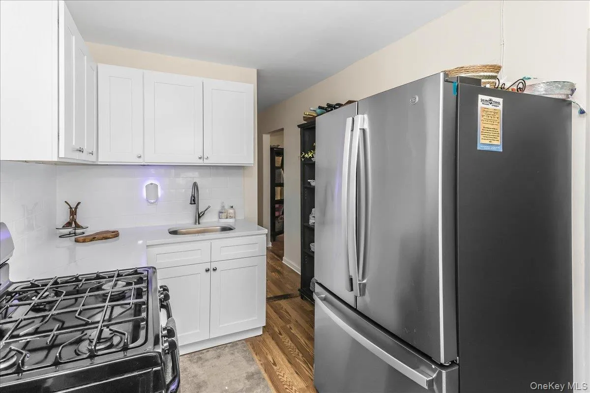73-21 Cook Avenue, New York, NY, 2 Bedrooms Bedrooms, 7 Rooms Rooms,1 BathroomBathrooms,Residential,For Rent,Cook,0,984011 73-21 Cook Avenue, New York, NY, 2 Bedrooms Bedrooms, 7 Rooms Rooms,1 BathroomBathrooms,Residential,For Rent,Cook,0,984011
