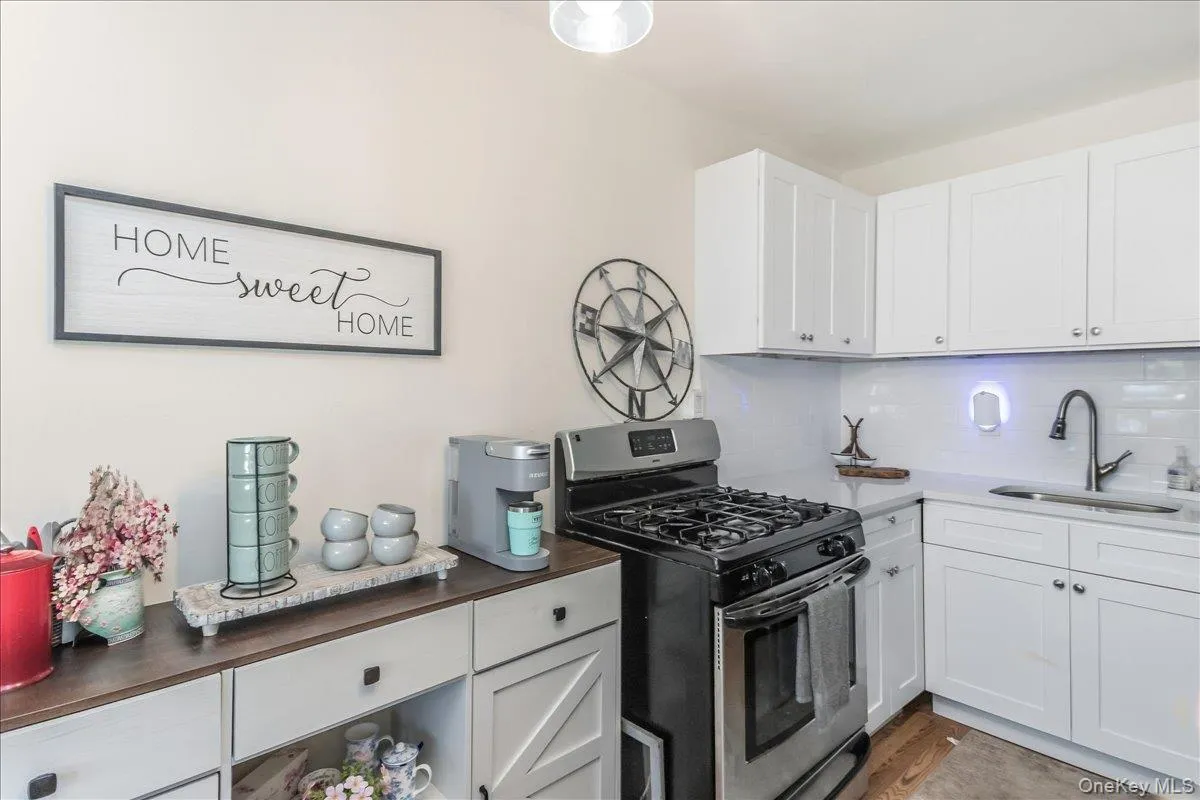 73-21 Cook Avenue, New York, NY, 2 Bedrooms Bedrooms, 7 Rooms Rooms,1 BathroomBathrooms,Residential,For Rent,Cook,0,984011 73-21 Cook Avenue, New York, NY, 2 Bedrooms Bedrooms, 7 Rooms Rooms,1 BathroomBathrooms,Residential,For Rent,Cook,0,984011