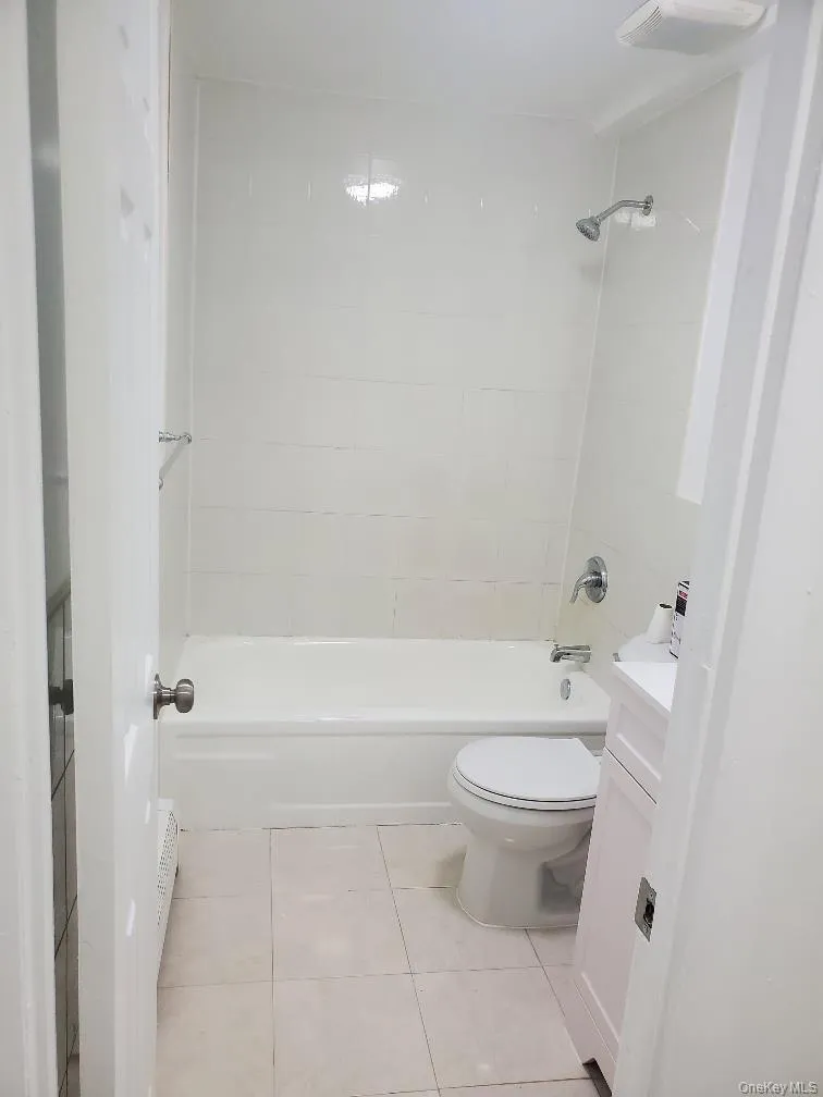 5229 72nd Street, New York, NY, 1 Bedroom Bedrooms, 4 Rooms Rooms,1 BathroomBathrooms,Residential Lease,For Rent,72nd,0,984014 5229 72nd Street, New York, NY, 1 Bedroom Bedrooms, 4 Rooms Rooms,1 BathroomBathrooms,Residential Lease,For Rent,72nd,0,984014