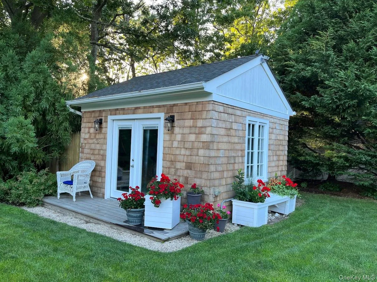 45 Bellows Terrace, Southampton, NY, 4 Bedrooms Bedrooms, 10 Rooms Rooms,2 BathroomsBathrooms,Residential Lease,For Rent,Bellows,0,984015 45 Bellows Terrace, Southampton, NY, 4 Bedrooms Bedrooms, 10 Rooms Rooms,2 BathroomsBathrooms,Residential Lease,For Rent,Bellows,0,984015