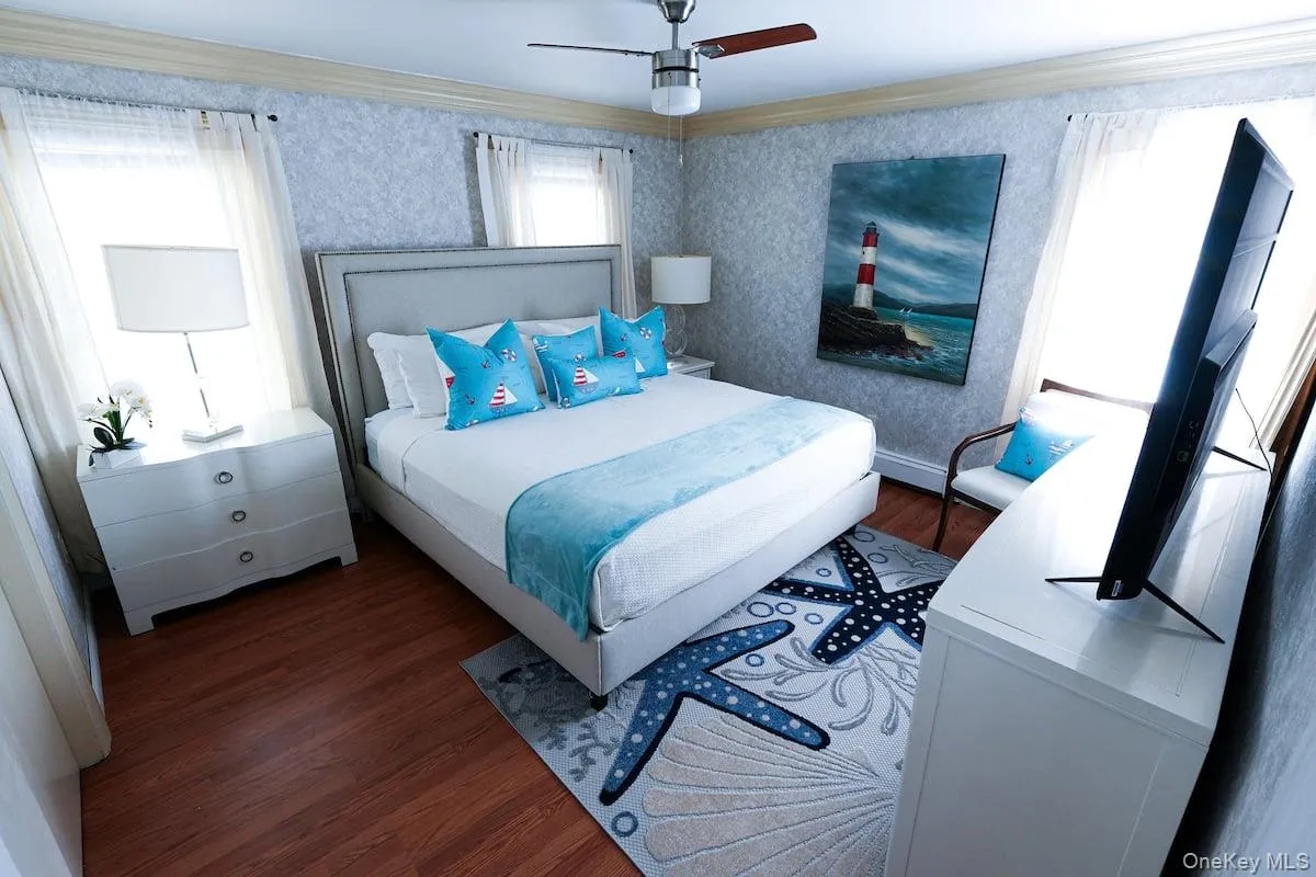 45 Bellows Terrace, Southampton, NY, 4 Bedrooms Bedrooms, 10 Rooms Rooms,2 BathroomsBathrooms,Residential Lease,For Rent,Bellows,0,984015 45 Bellows Terrace, Southampton, NY, 4 Bedrooms Bedrooms, 10 Rooms Rooms,2 BathroomsBathrooms,Residential Lease,For Rent,Bellows,0,984015