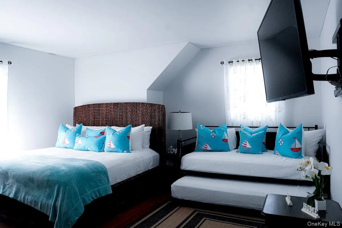 45 Bellows Terrace, Southampton, NY, 4 Bedrooms Bedrooms, 10 Rooms Rooms,2 BathroomsBathrooms,Residential Lease,For Rent,Bellows,0,984015 45 Bellows Terrace, Southampton, NY, 4 Bedrooms Bedrooms, 10 Rooms Rooms,2 BathroomsBathrooms,Residential Lease,For Rent,Bellows,0,984015