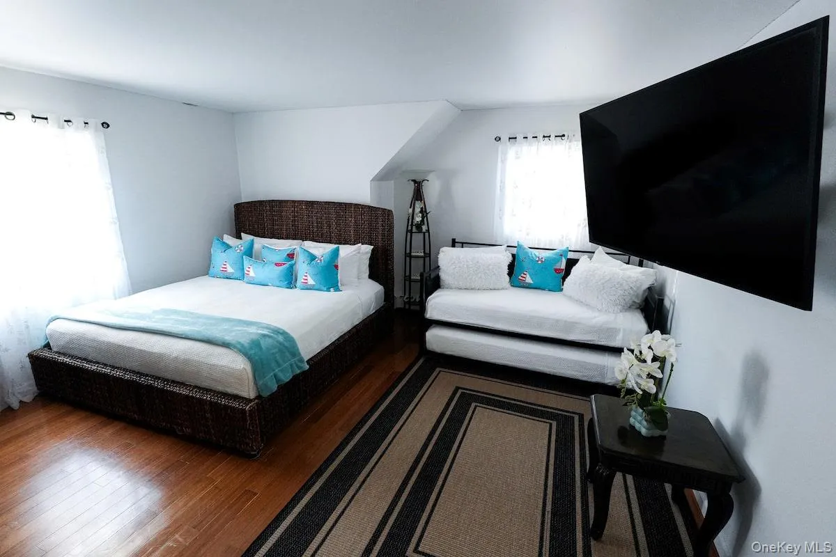 45 Bellows Terrace, Southampton, NY, 4 Bedrooms Bedrooms, 10 Rooms Rooms,2 BathroomsBathrooms,Residential Lease,For Rent,Bellows,0,984015 45 Bellows Terrace, Southampton, NY, 4 Bedrooms Bedrooms, 10 Rooms Rooms,2 BathroomsBathrooms,Residential Lease,For Rent,Bellows,0,984015