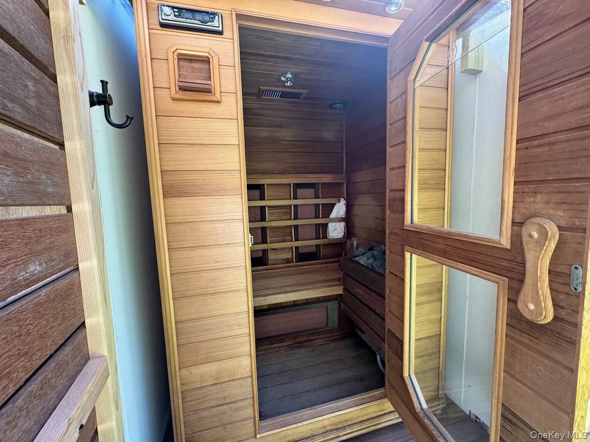 45 Bellows Terrace, Southampton, NY, 4 Bedrooms Bedrooms, 10 Rooms Rooms,2 BathroomsBathrooms,Residential Lease,For Rent,Bellows,0,984015 45 Bellows Terrace, Southampton, NY, 4 Bedrooms Bedrooms, 10 Rooms Rooms,2 BathroomsBathrooms,Residential Lease,For Rent,Bellows,0,984015