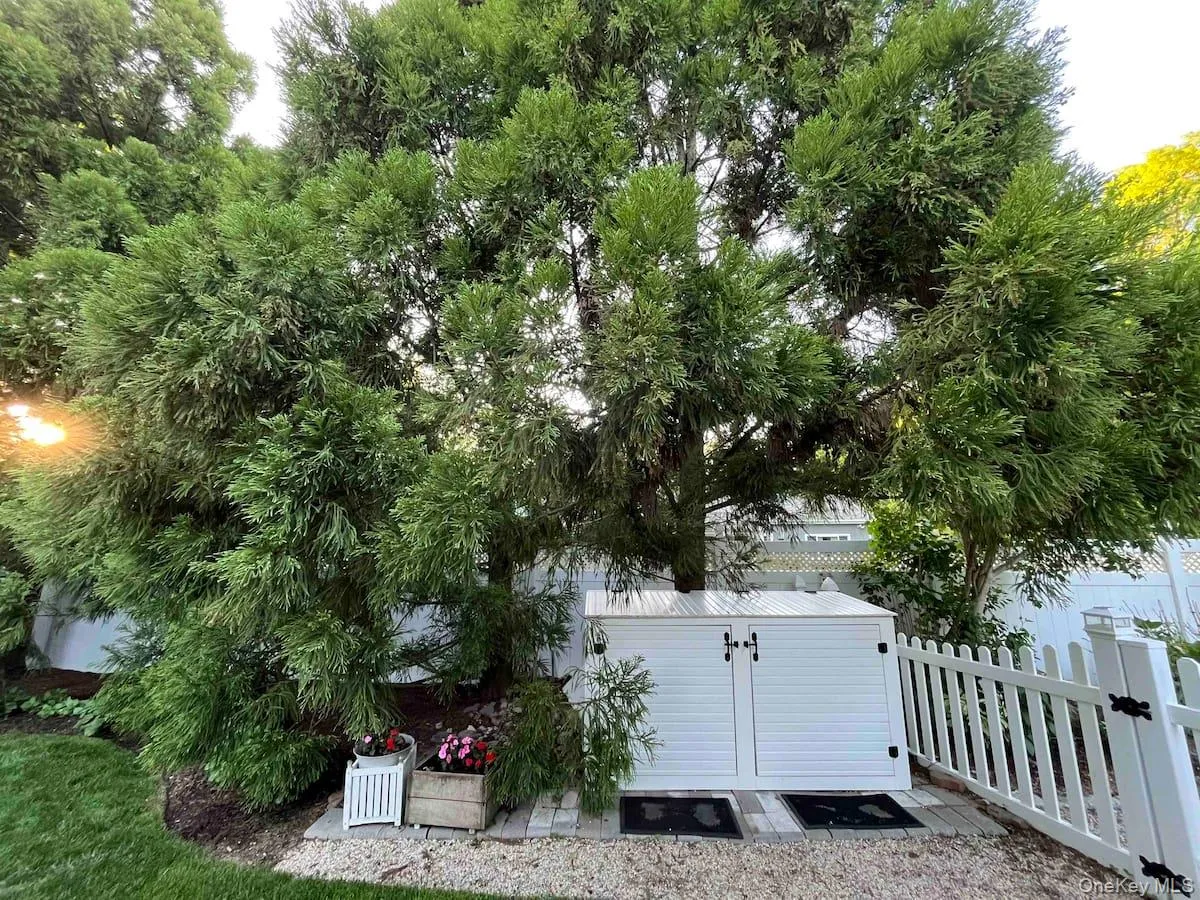 45 Bellows Terrace, Southampton, NY, 4 Bedrooms Bedrooms, 10 Rooms Rooms,2 BathroomsBathrooms,Residential Lease,For Rent,Bellows,0,984015 45 Bellows Terrace, Southampton, NY, 4 Bedrooms Bedrooms, 10 Rooms Rooms,2 BathroomsBathrooms,Residential Lease,For Rent,Bellows,0,984015