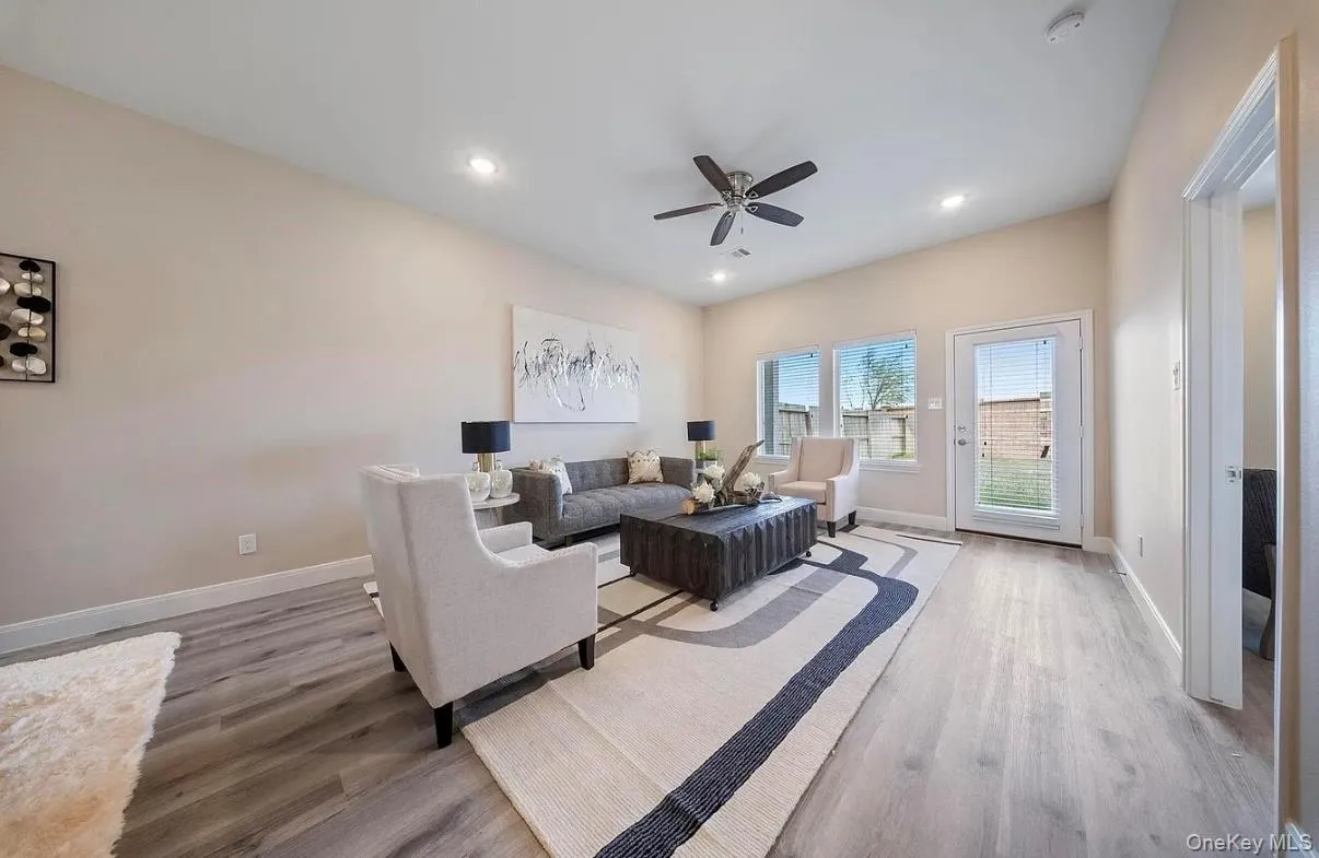 1113 5th Avenue, Hempstead, NY, 4 Bedrooms Bedrooms, 12 Rooms Rooms,4 BathroomsBathrooms,Residential Lease,For Rent,5th,0,984043 1113 5th Avenue, Hempstead, NY, 4 Bedrooms Bedrooms, 12 Rooms Rooms,4 BathroomsBathrooms,Residential Lease,For Rent,5th,0,984043