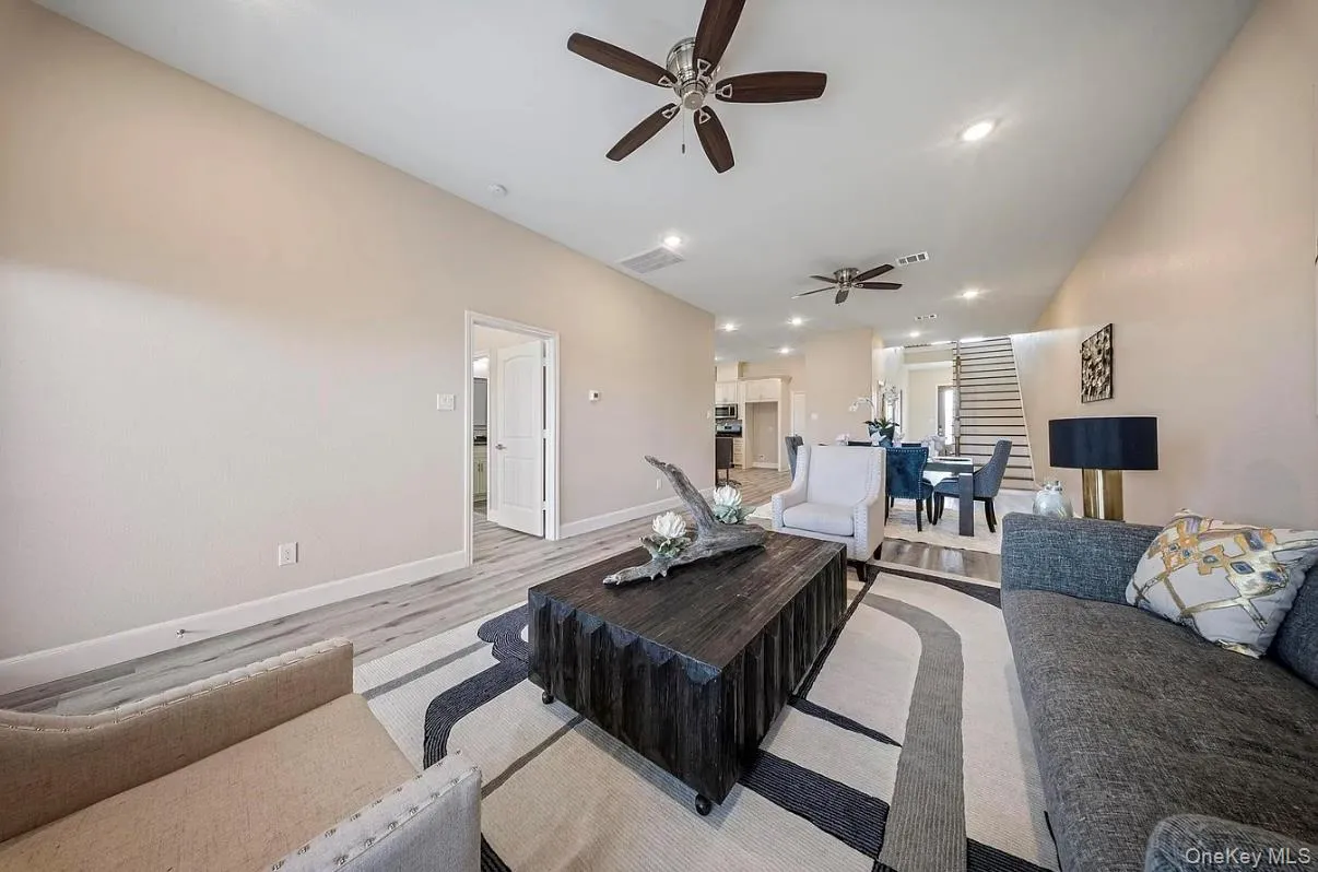 1113 5th Avenue, Hempstead, NY, 4 Bedrooms Bedrooms, 12 Rooms Rooms,4 BathroomsBathrooms,Residential Lease,For Rent,5th,0,984043 1113 5th Avenue, Hempstead, NY, 4 Bedrooms Bedrooms, 12 Rooms Rooms,4 BathroomsBathrooms,Residential Lease,For Rent,5th,0,984043