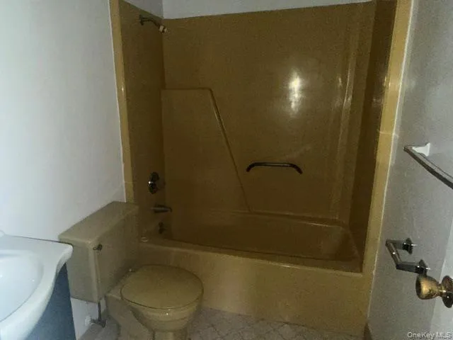 1-72 Parkcenter Drive, Babylon, NY, 1 Bedroom Bedrooms, 3 Rooms Rooms,1 BathroomBathrooms,Residential Lease,For Rent,Parkcenter,0,984053 1-72 Parkcenter Drive, Babylon, NY, 1 Bedroom Bedrooms, 3 Rooms Rooms,1 BathroomBathrooms,Residential Lease,For Rent,Parkcenter,0,984053