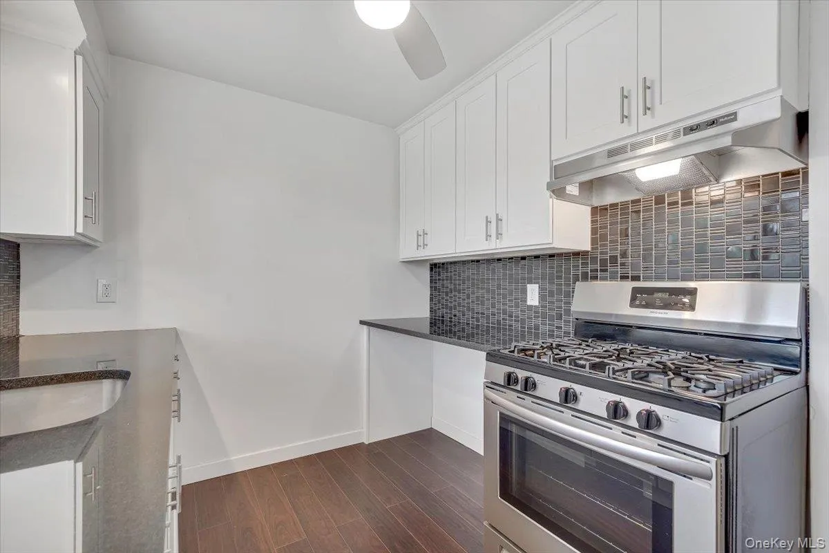 10 Sandhage Drive, Orangetown, NY, 5 Bedrooms Bedrooms, 8 Rooms Rooms,2 BathroomsBathrooms,Residential Lease,For Rent,Sandhage,0,984074 10 Sandhage Drive, Orangetown, NY, 5 Bedrooms Bedrooms, 8 Rooms Rooms,2 BathroomsBathrooms,Residential Lease,For Rent,Sandhage,0,984074