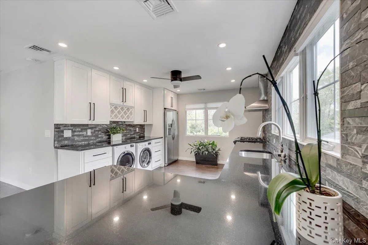 10 Sandhage Drive, Orangetown, NY, 5 Bedrooms Bedrooms, 8 Rooms Rooms,2 BathroomsBathrooms,Residential Lease,For Rent,Sandhage,0,984074 10 Sandhage Drive, Orangetown, NY, 5 Bedrooms Bedrooms, 8 Rooms Rooms,2 BathroomsBathrooms,Residential Lease,For Rent,Sandhage,0,984074