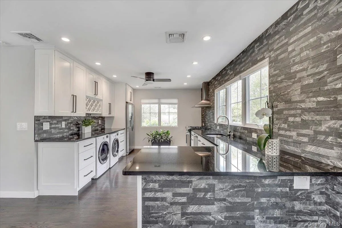 10 Sandhage Drive, Orangetown, NY, 5 Bedrooms Bedrooms, 8 Rooms Rooms,2 BathroomsBathrooms,Residential Lease,For Rent,Sandhage,0,984074 10 Sandhage Drive, Orangetown, NY, 5 Bedrooms Bedrooms, 8 Rooms Rooms,2 BathroomsBathrooms,Residential Lease,For Rent,Sandhage,0,984074