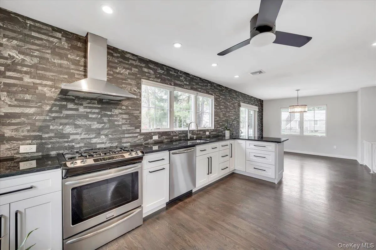 10 Sandhage Drive, Orangetown, NY, 5 Bedrooms Bedrooms, 8 Rooms Rooms,2 BathroomsBathrooms,Residential Lease,For Rent,Sandhage,0,984074 10 Sandhage Drive, Orangetown, NY, 5 Bedrooms Bedrooms, 8 Rooms Rooms,2 BathroomsBathrooms,Residential Lease,For Rent,Sandhage,0,984074
