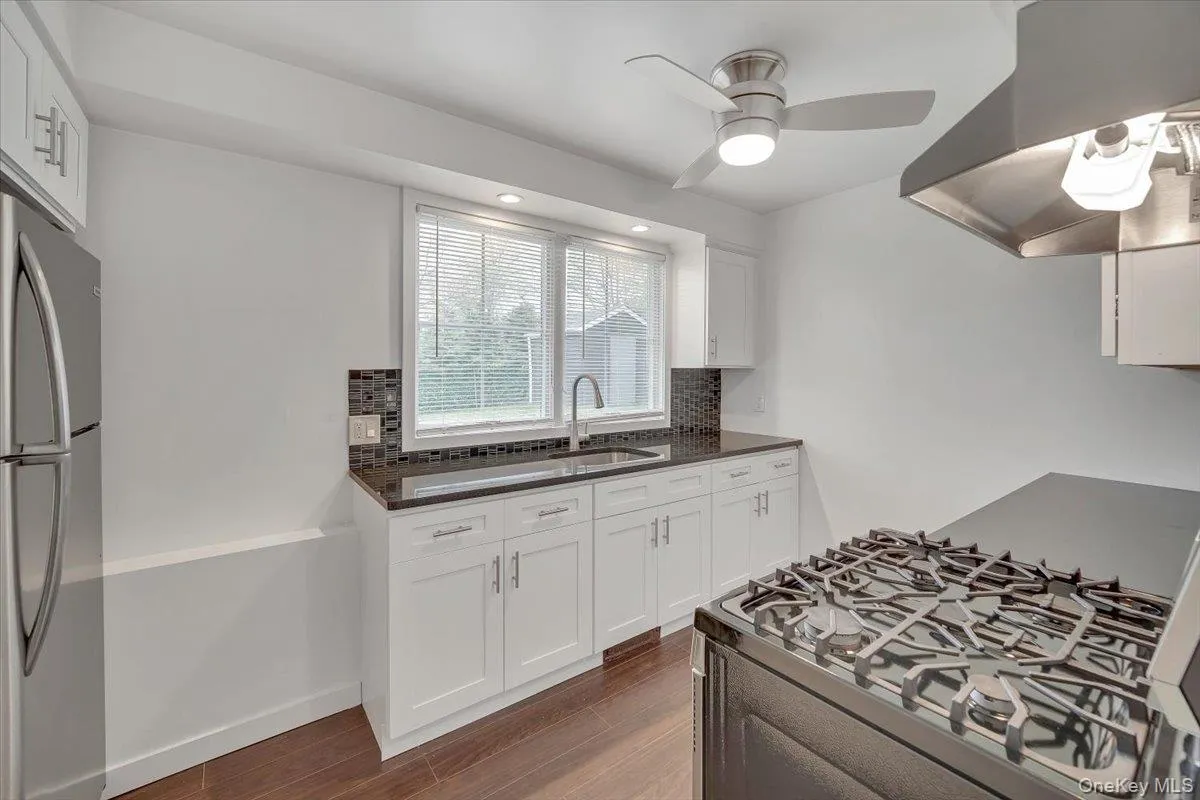 10 Sandhage Drive, Orangetown, NY, 5 Bedrooms Bedrooms, 8 Rooms Rooms,2 BathroomsBathrooms,Residential Lease,For Rent,Sandhage,0,984074 10 Sandhage Drive, Orangetown, NY, 5 Bedrooms Bedrooms, 8 Rooms Rooms,2 BathroomsBathrooms,Residential Lease,For Rent,Sandhage,0,984074