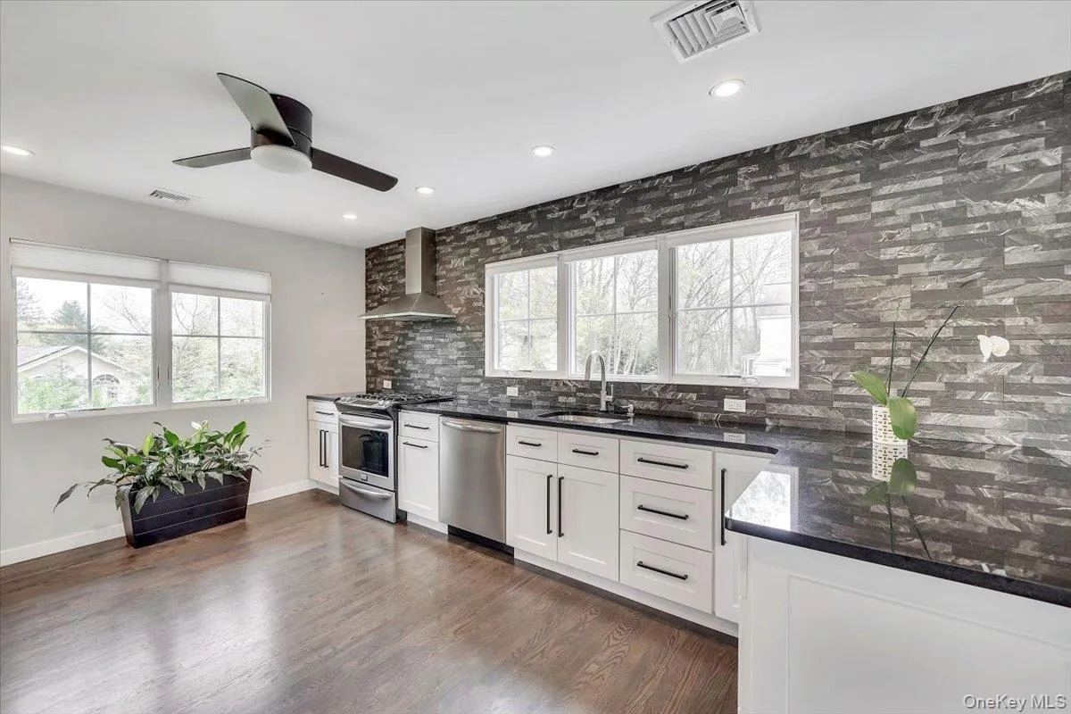 10 Sandhage Drive, Orangetown, NY, 5 Bedrooms Bedrooms, 8 Rooms Rooms,2 BathroomsBathrooms,Residential Lease,For Rent,Sandhage,0,984074 10 Sandhage Drive, Orangetown, NY, 5 Bedrooms Bedrooms, 8 Rooms Rooms,2 BathroomsBathrooms,Residential Lease,For Rent,Sandhage,0,984074