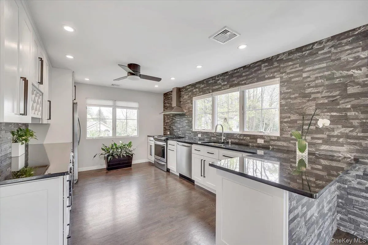 10 Sandhage Drive, Orangetown, NY, 5 Bedrooms Bedrooms, 8 Rooms Rooms,2 BathroomsBathrooms,Residential Lease,For Rent,Sandhage,0,984074 10 Sandhage Drive, Orangetown, NY, 5 Bedrooms Bedrooms, 8 Rooms Rooms,2 BathroomsBathrooms,Residential Lease,For Rent,Sandhage,0,984074